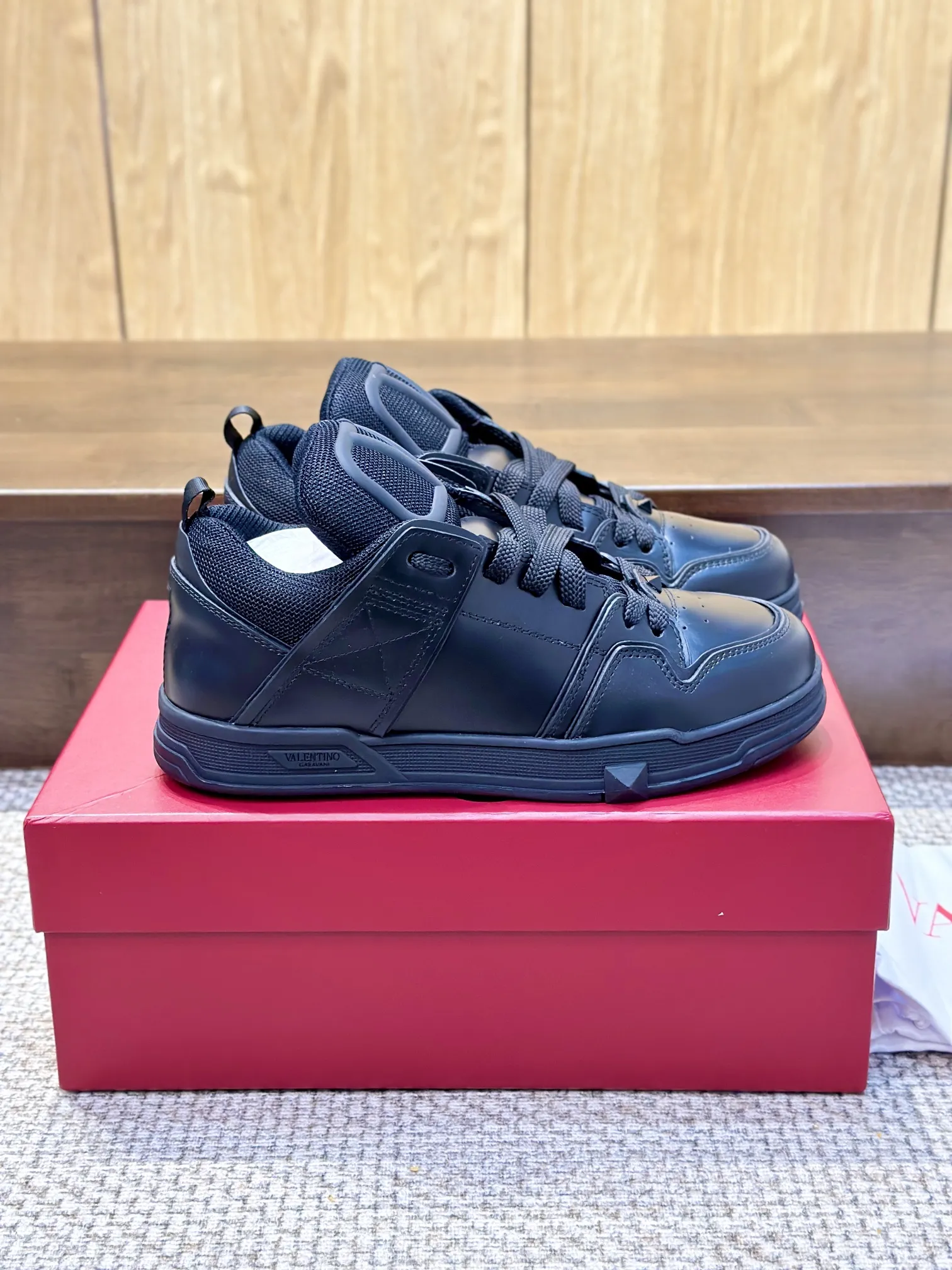 VALENTINO OPEN SKATE スニーカー ブラック 2024モデル - 画像 (4)