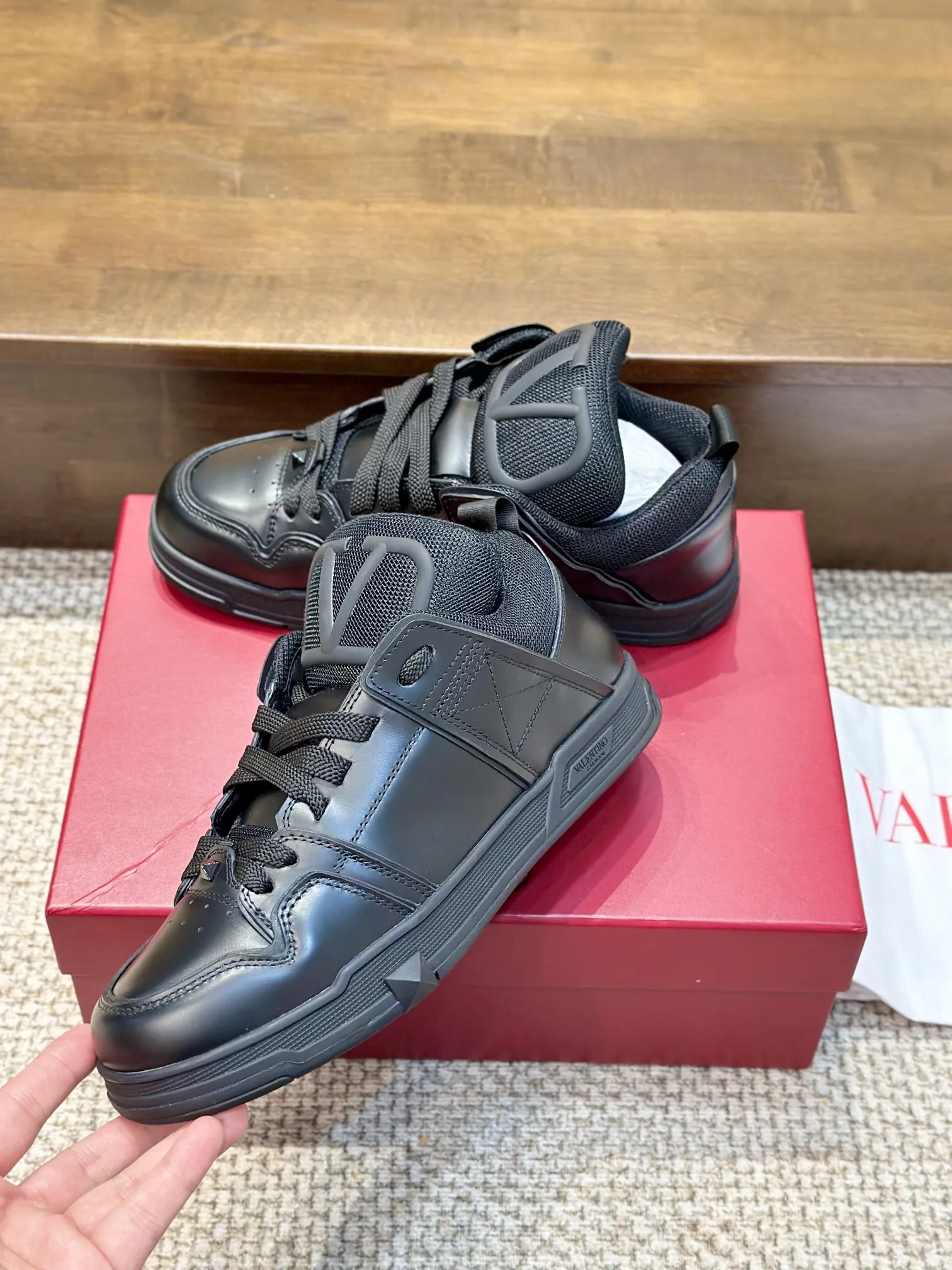 VALENTINO OPEN SKATE スニーカー ブラック 2024モデル - 画像 (7)