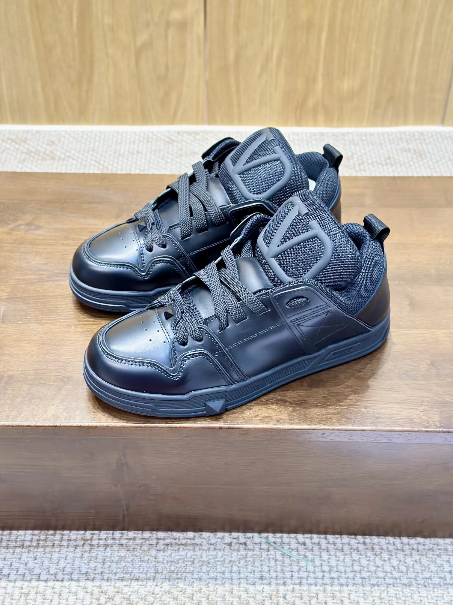 VALENTINO OPEN SKATE スニーカー ブラック 2024モデル - 画像 (10)