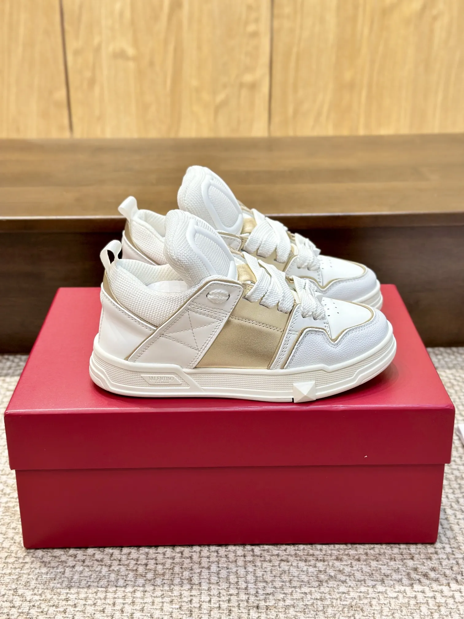 VALENTINO ホワイト OPEN SKATE スニーカー - 画像 (4)