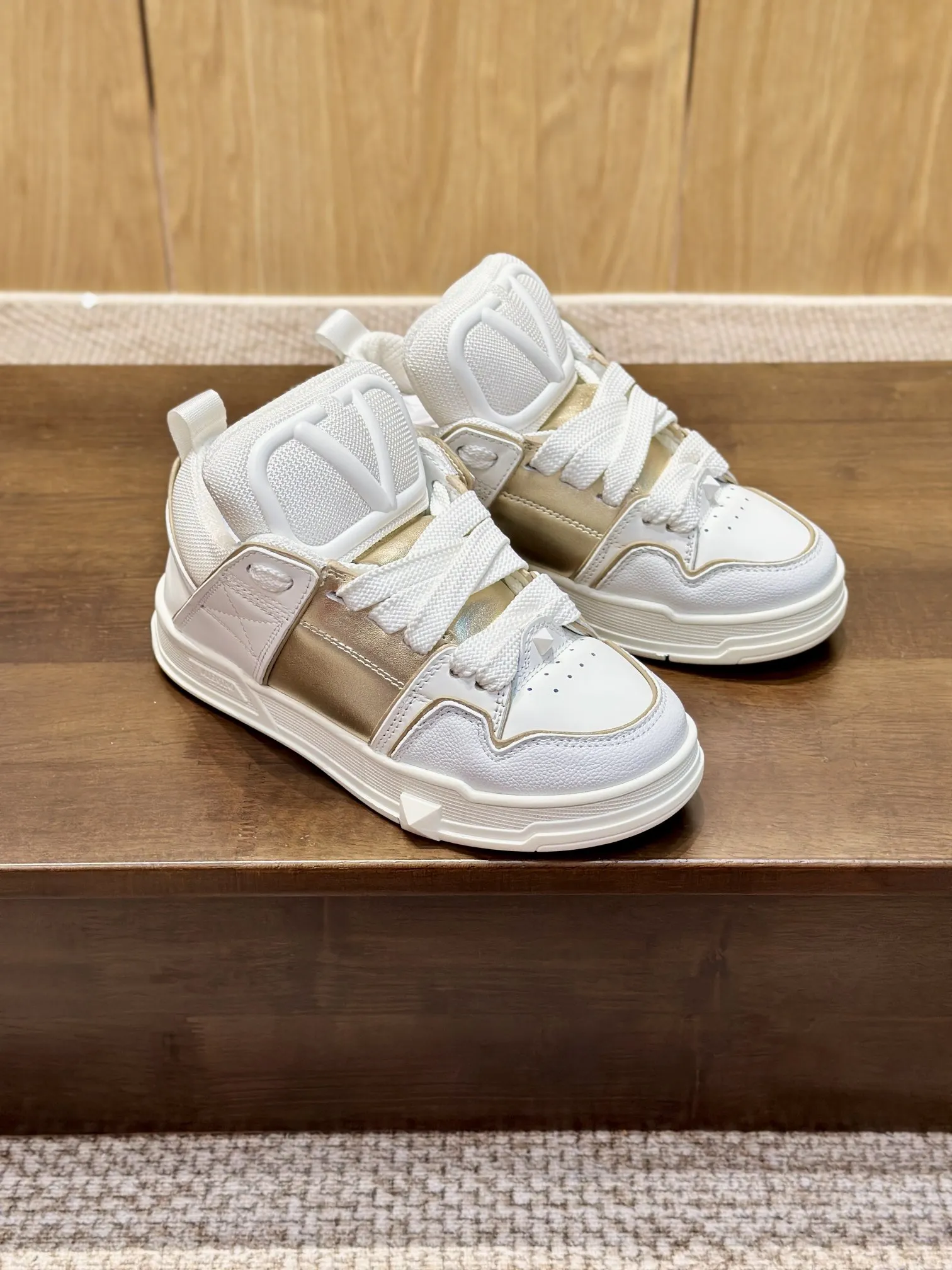 VALENTINO ホワイト OPEN SKATE スニーカー - 画像 (8)