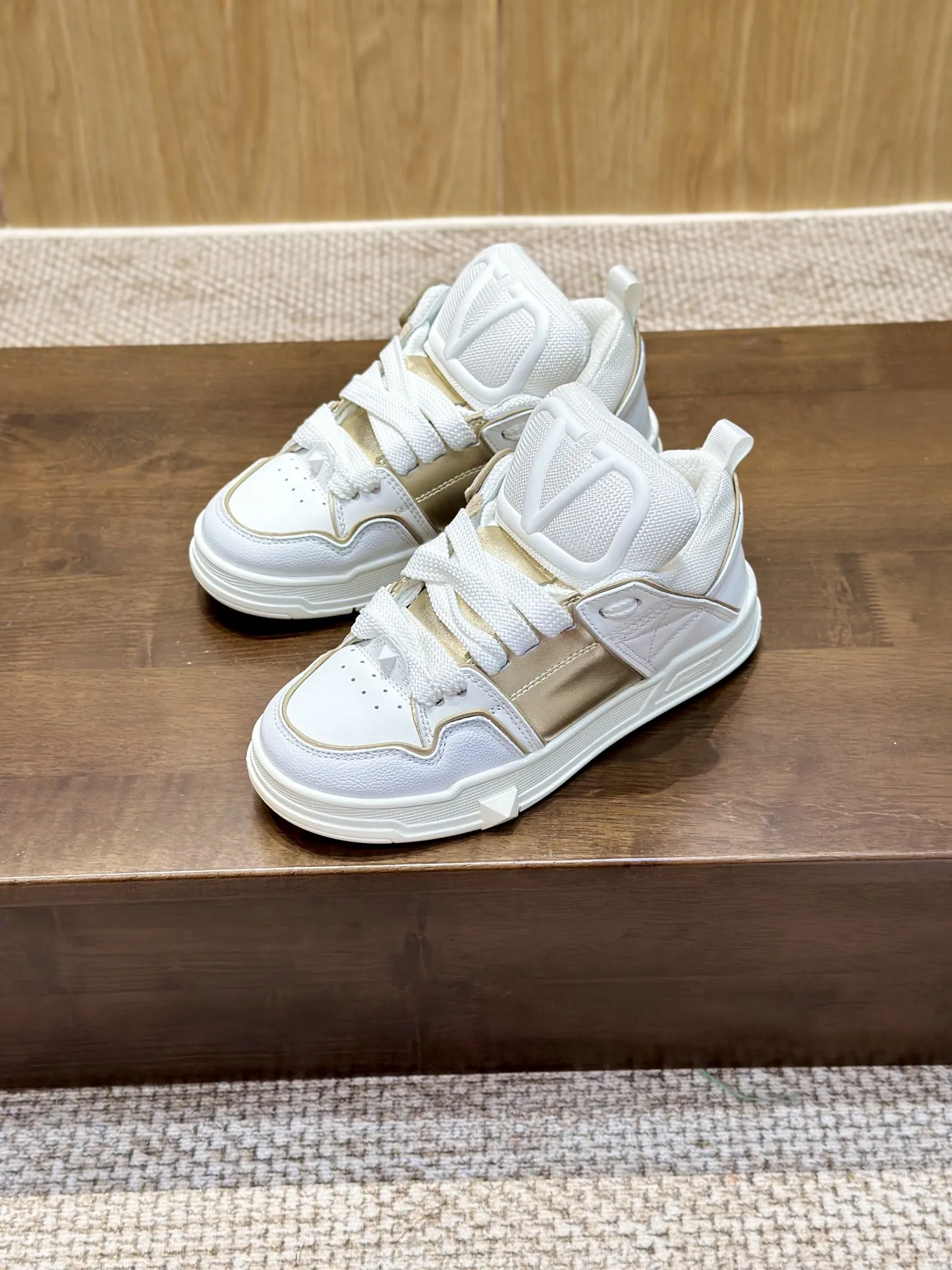 VALENTINO ホワイト OPEN SKATE スニーカー - 画像 (10)