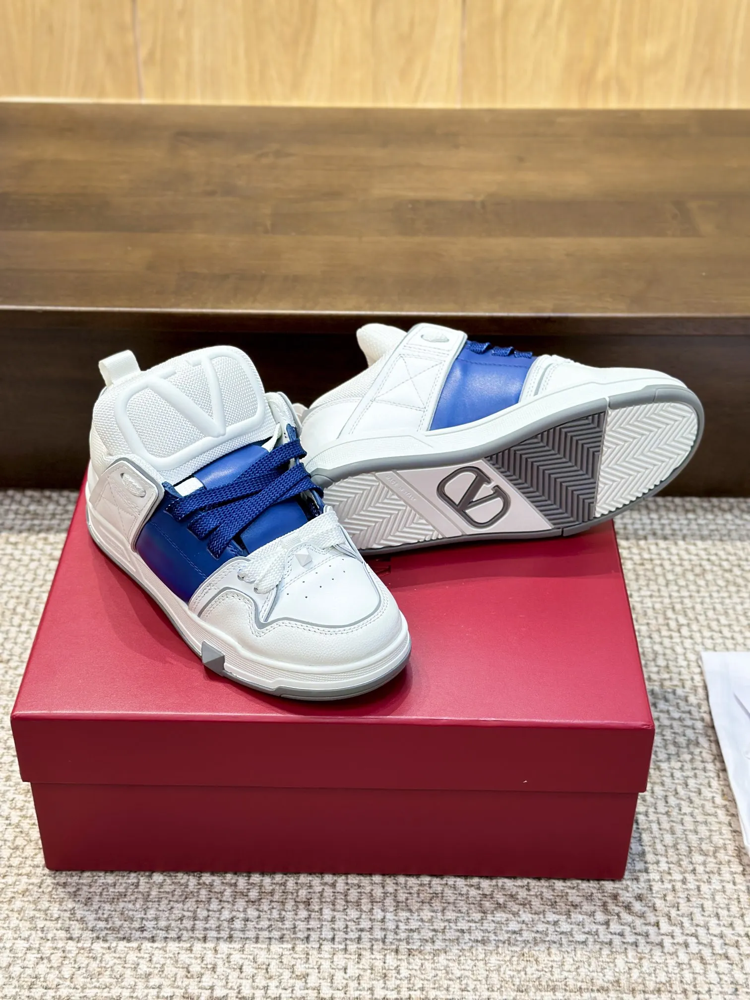 VALENTINO 2024 OPEN SKATE スニーカー ホワイトブルー - 画像 (3)