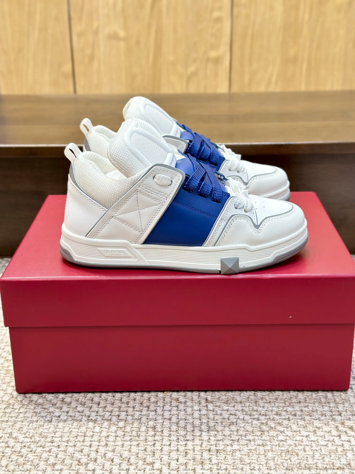 VALENTINO 2024 OPEN SKATE スニーカー ホワイトブルー - 画像 (4)