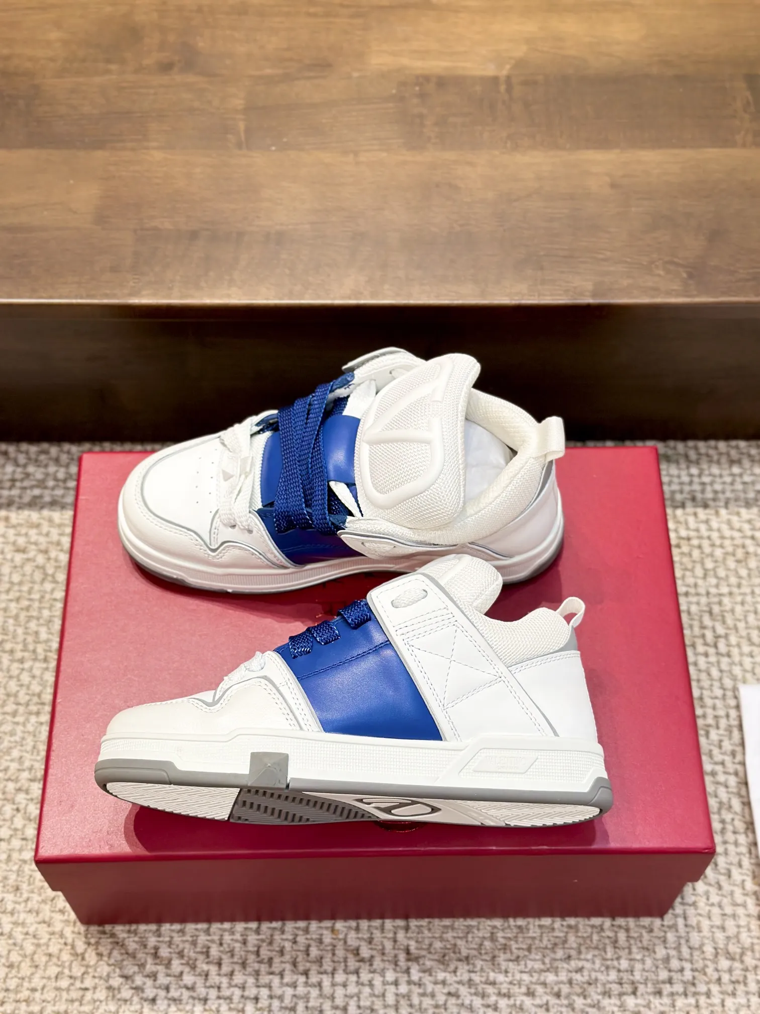 VALENTINO 2024 OPEN SKATE スニーカー ホワイトブルー - 画像 (6)