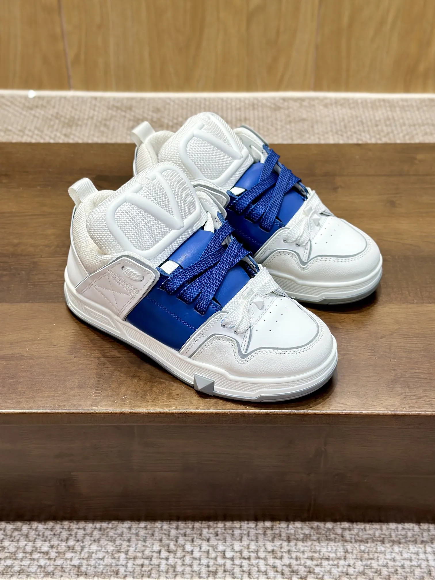 VALENTINO 2024 OPEN SKATE スニーカー ホワイトブルー - 画像 (8)