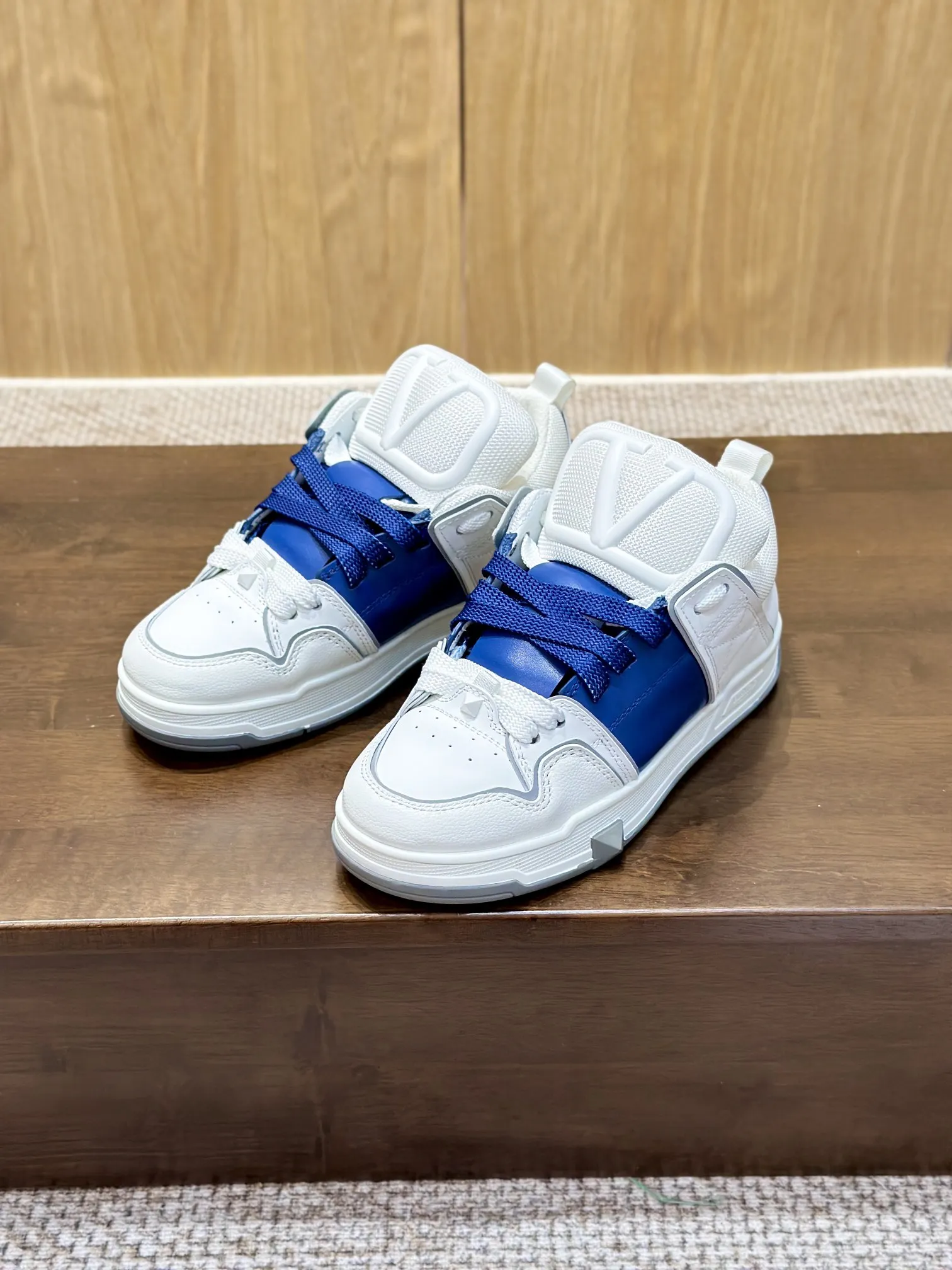 VALENTINO 2024 OPEN SKATE スニーカー ホワイトブルー - 画像 (10)