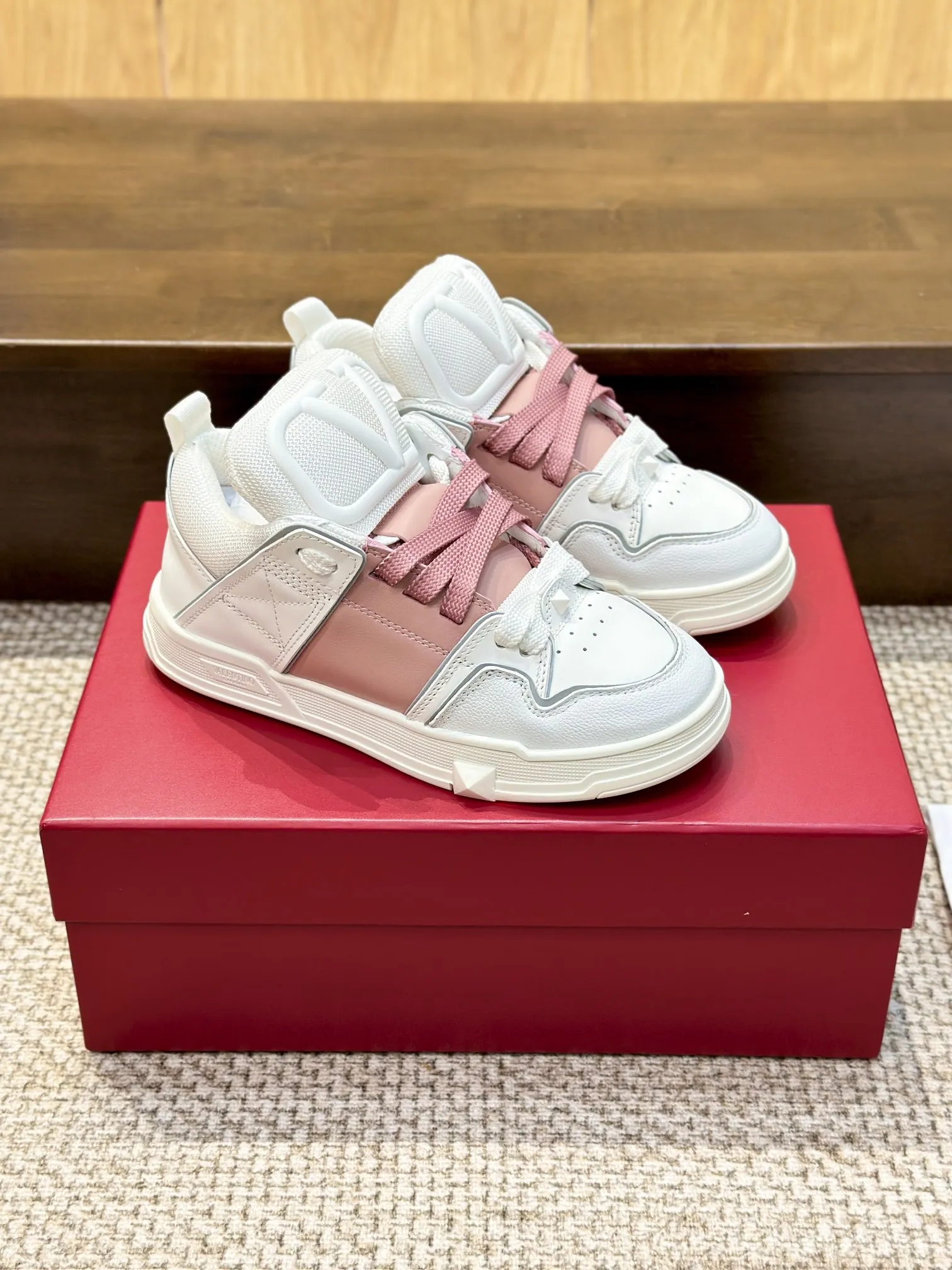 VALENTINO 2024 OPEN SKATE スニーカー ホワイトピンク