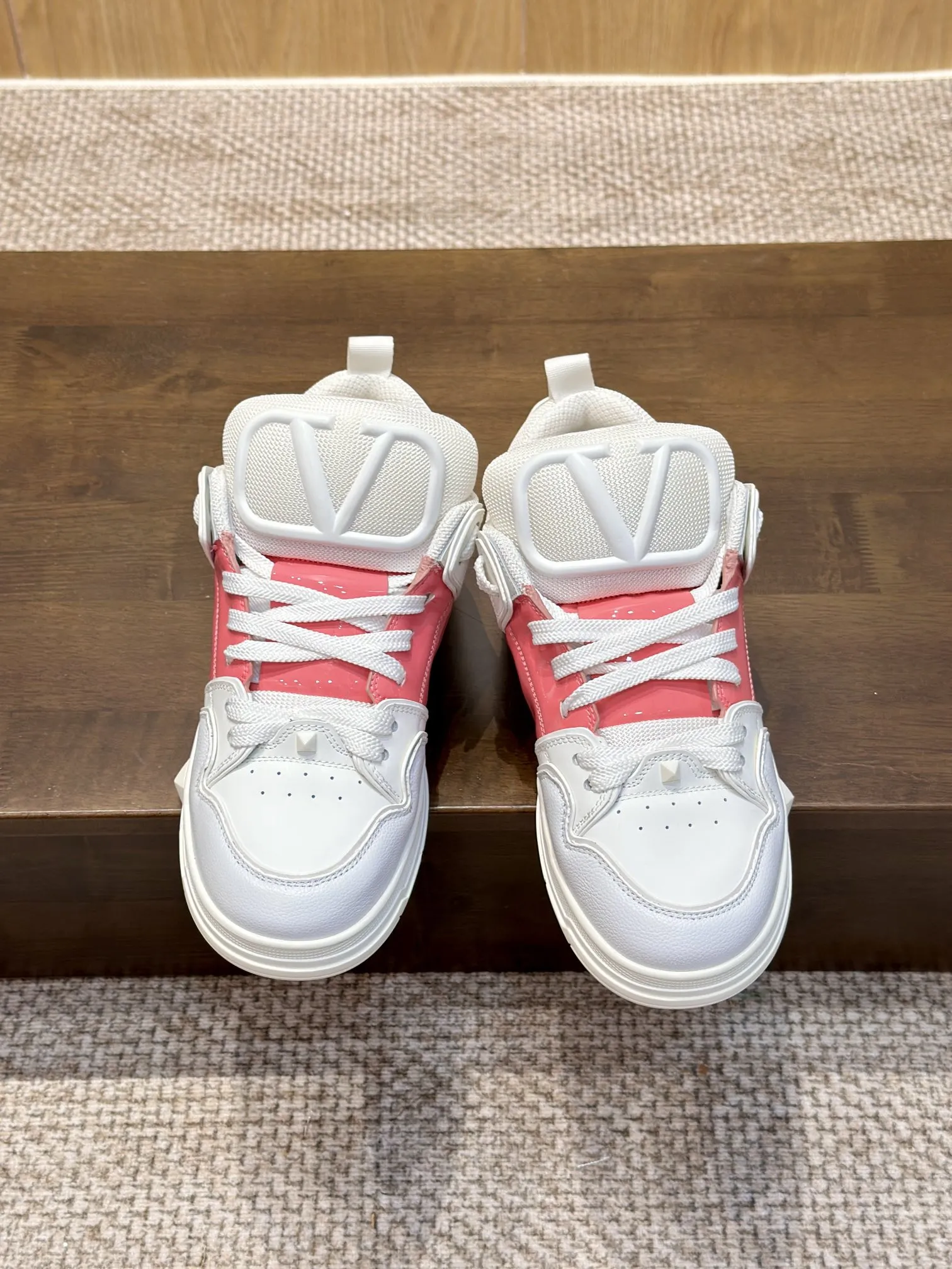 VALENTINO ピンクと白 OPEN SKATE スニーカー - 画像 (9)