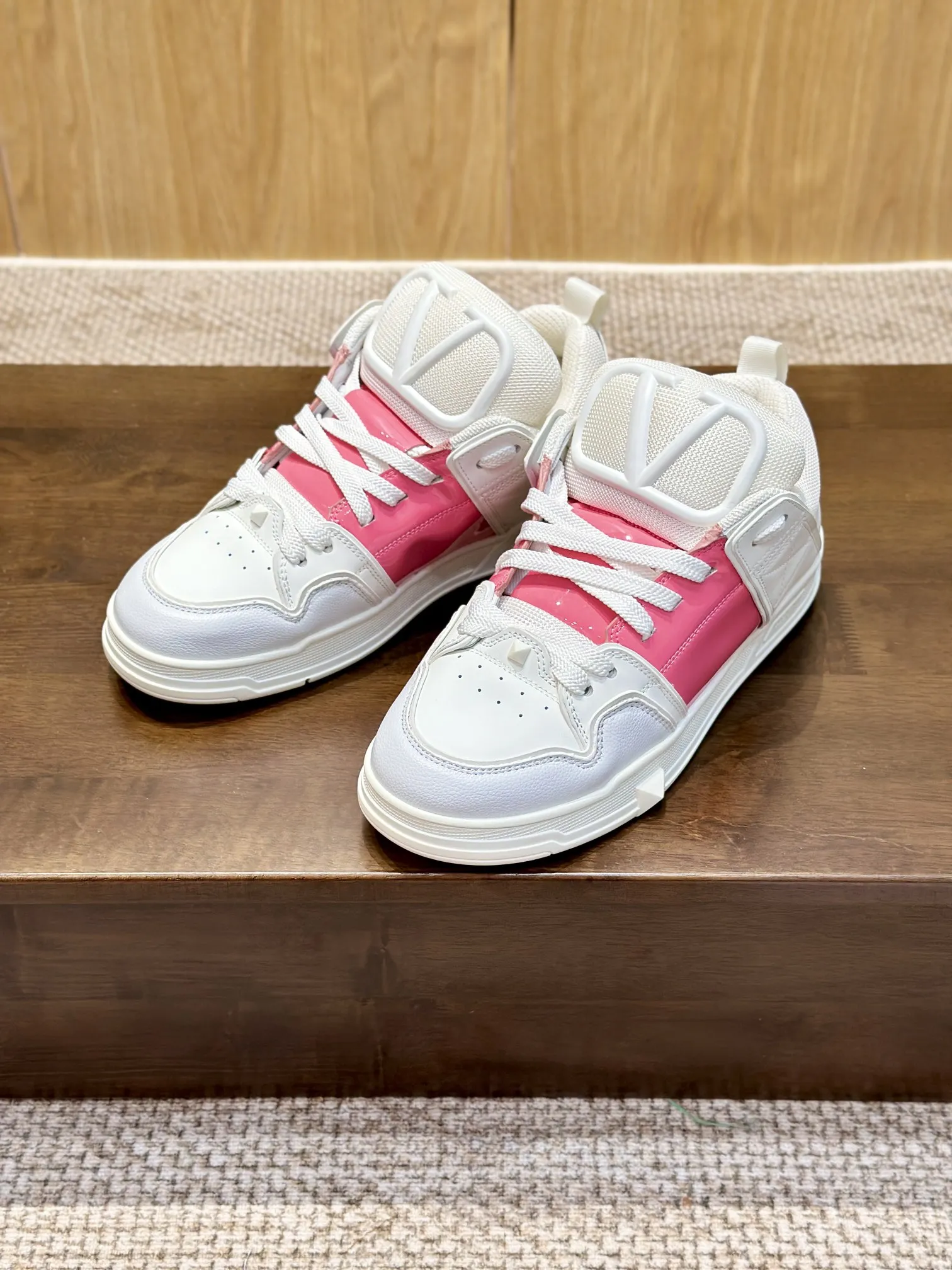 VALENTINO ピンクと白 OPEN SKATE スニーカー - 画像 (10)