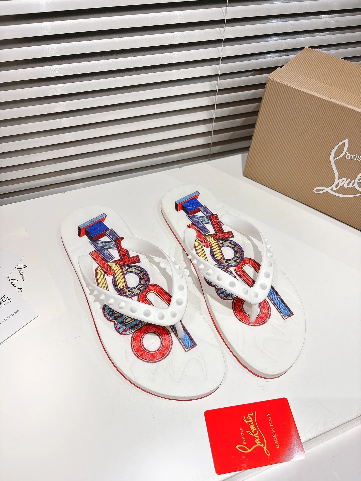 Christian Louboutin ホワイトプリントビーチサンダル
