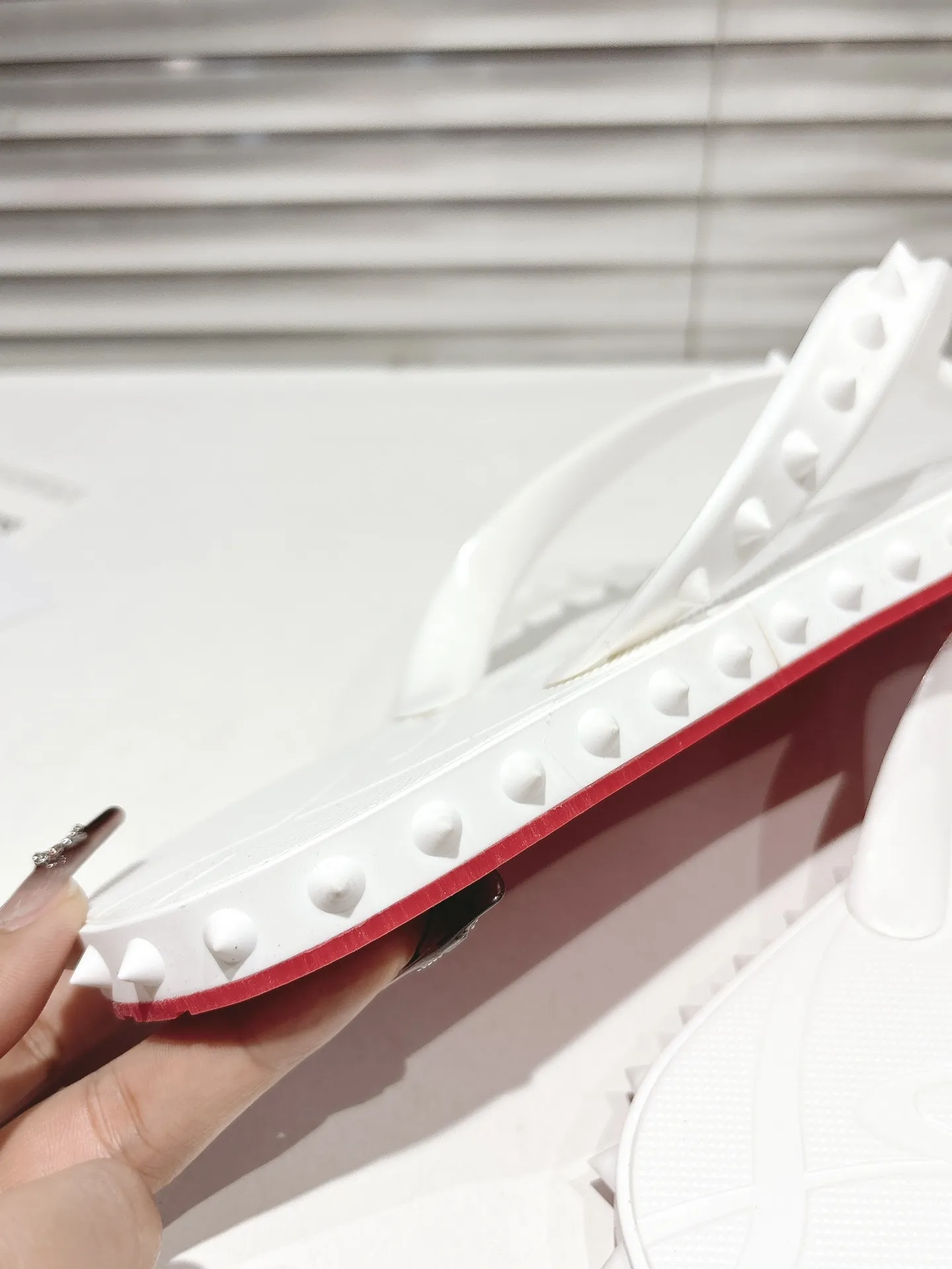 Maison Christian Louboutin ホワイトサンダル ビーチサンダル - 画像 (10)