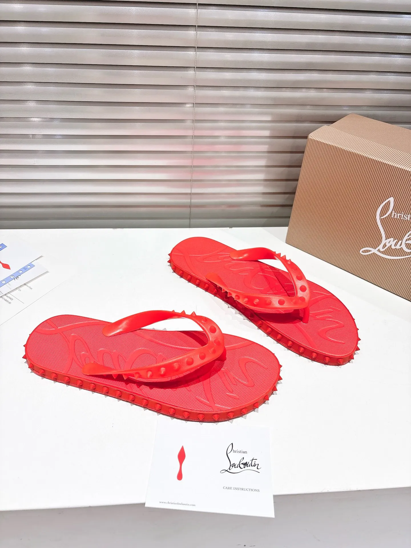 Christian Louboutin レッドサンダルスタイル - 画像 (5)