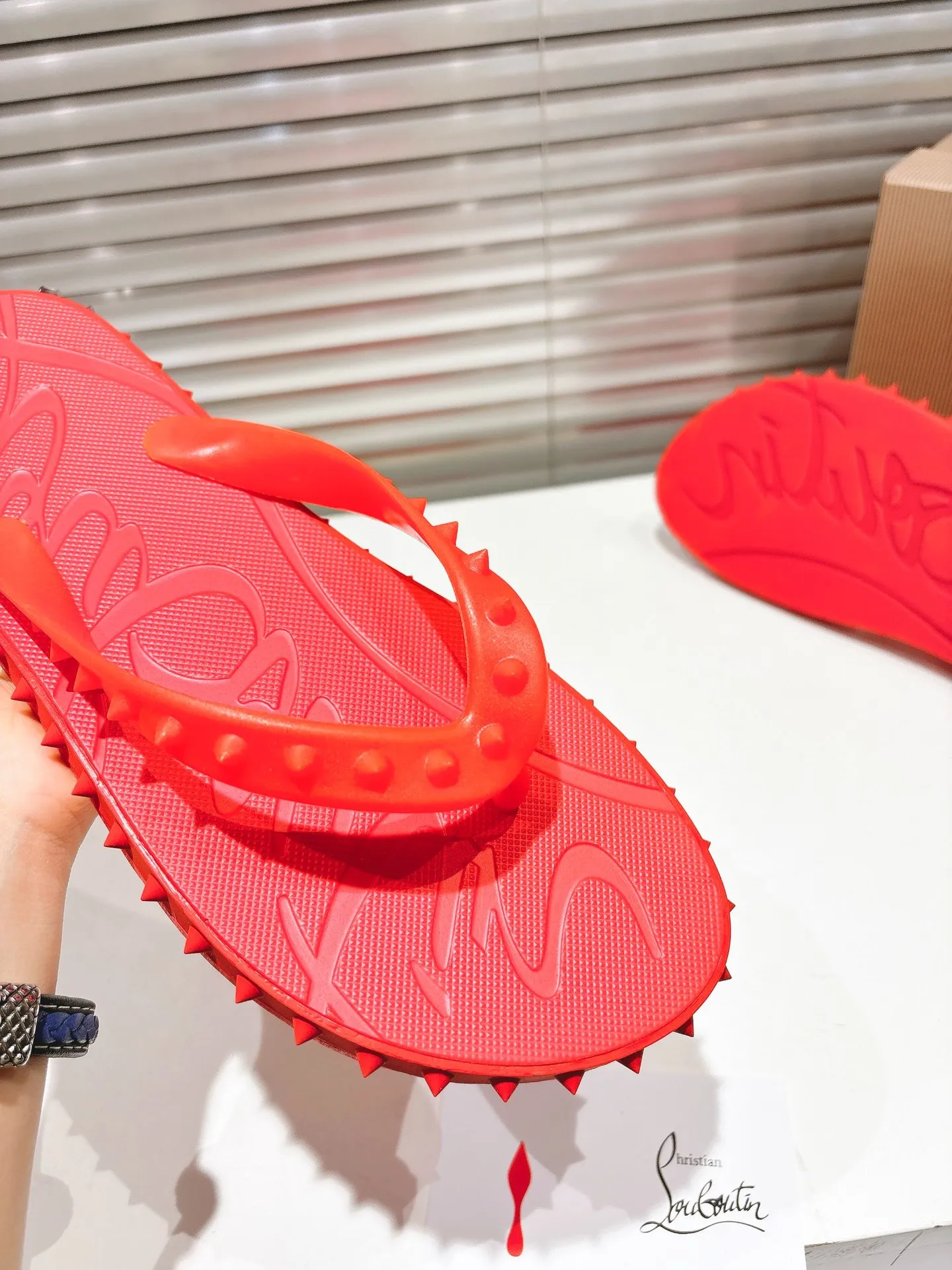 Christian Louboutin レッドサンダルスタイル - 画像 (8)