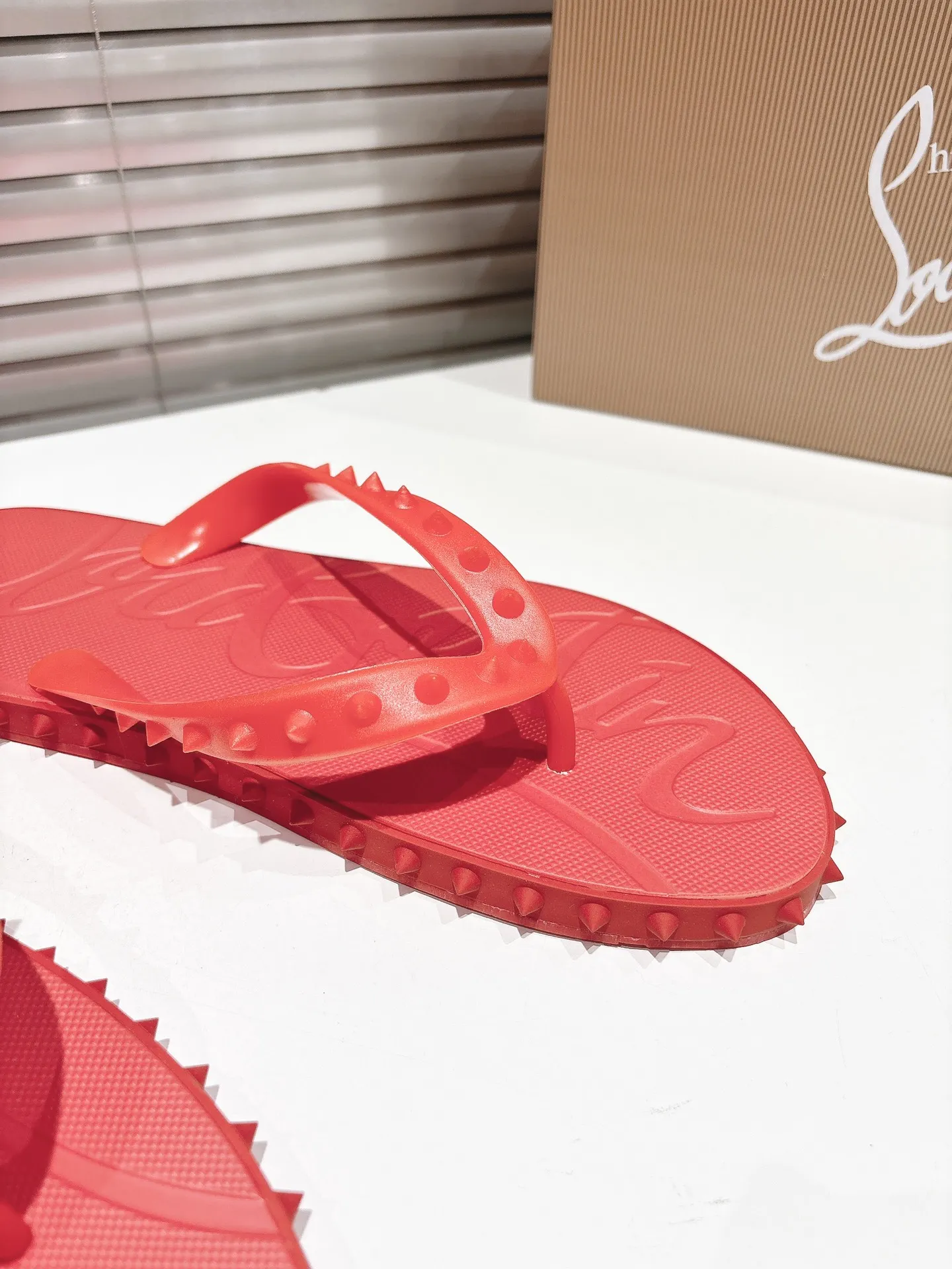 Christian Louboutin レッドサンダルスタイル - 画像 (9)