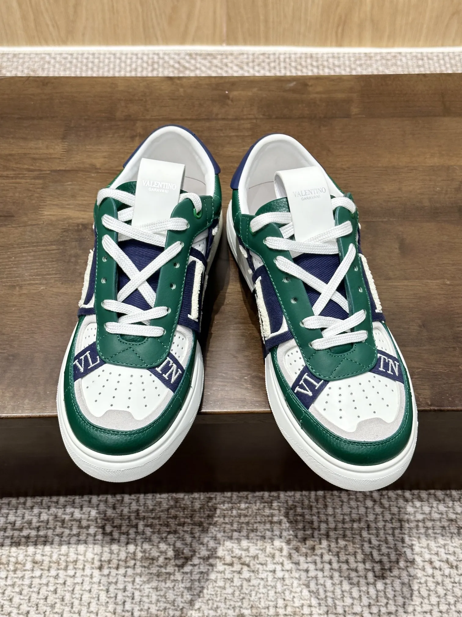 VALENTINO グリーン刺繍織帯スニーカー - 画像 (9)