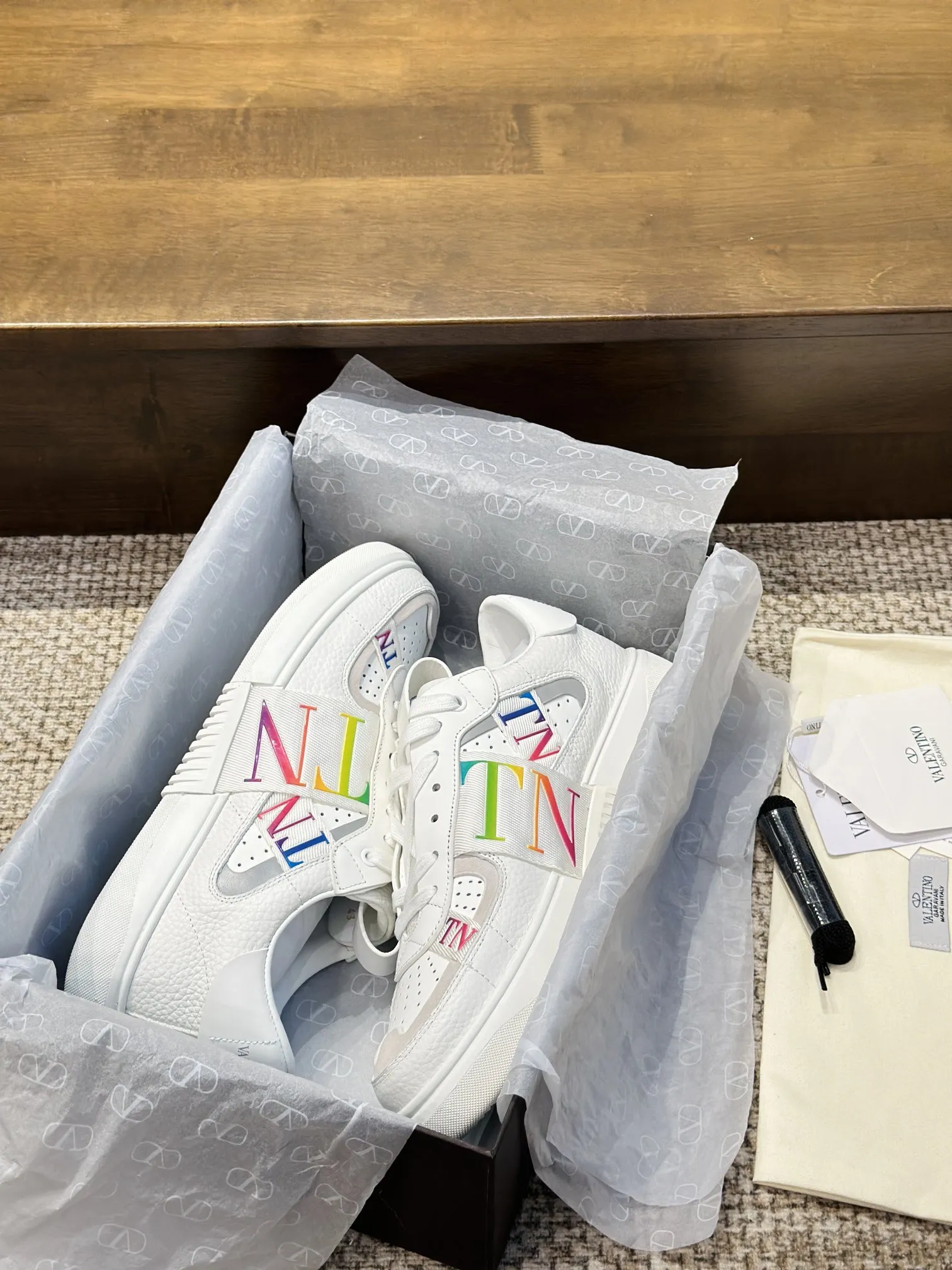 Valentino Garavani 白 3D織帯スニーカー - 画像 (3)