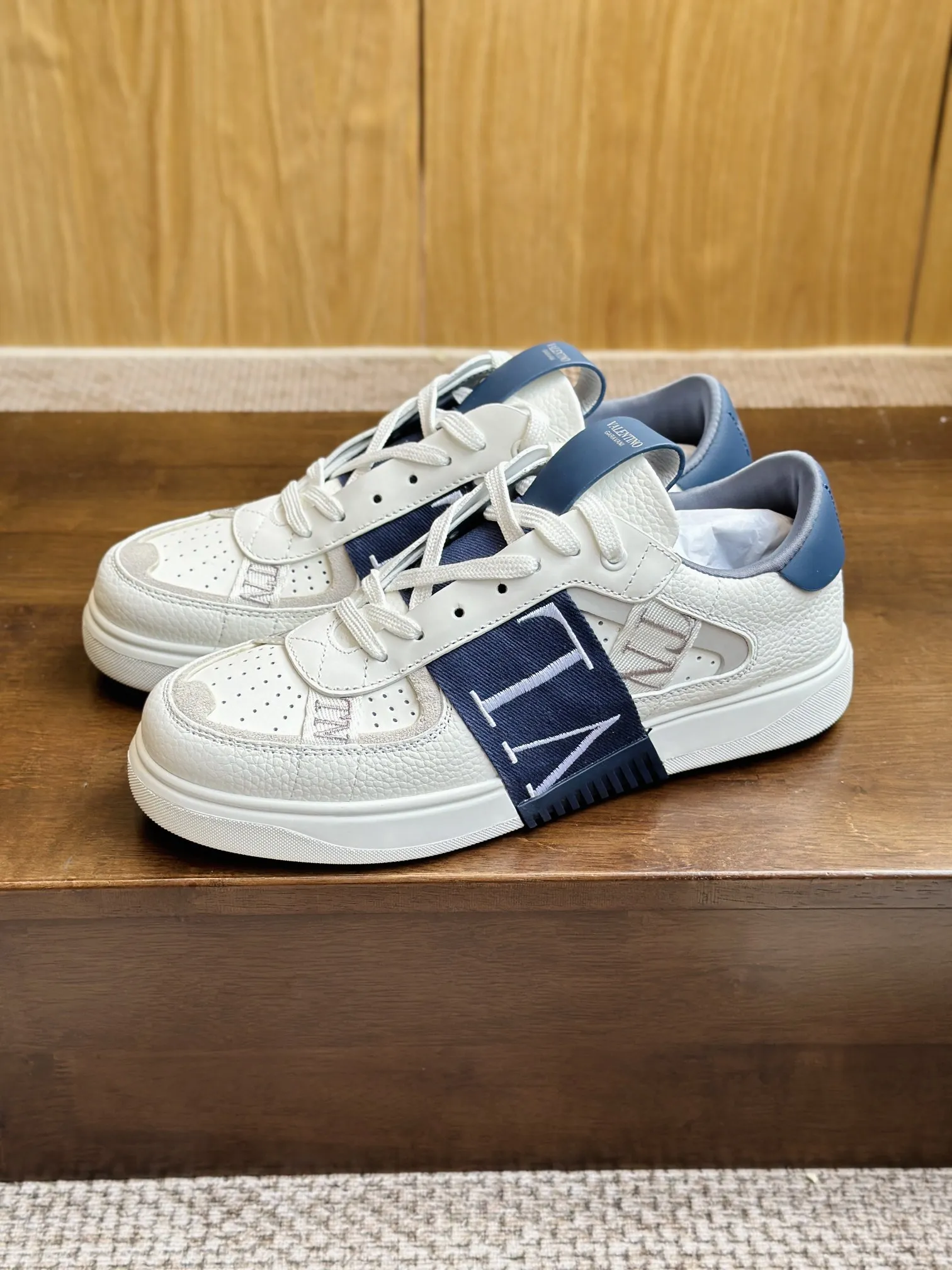 ヴァレンティノガラヴァニ ホワイト 3D織帯スニーカー - 画像 (6)