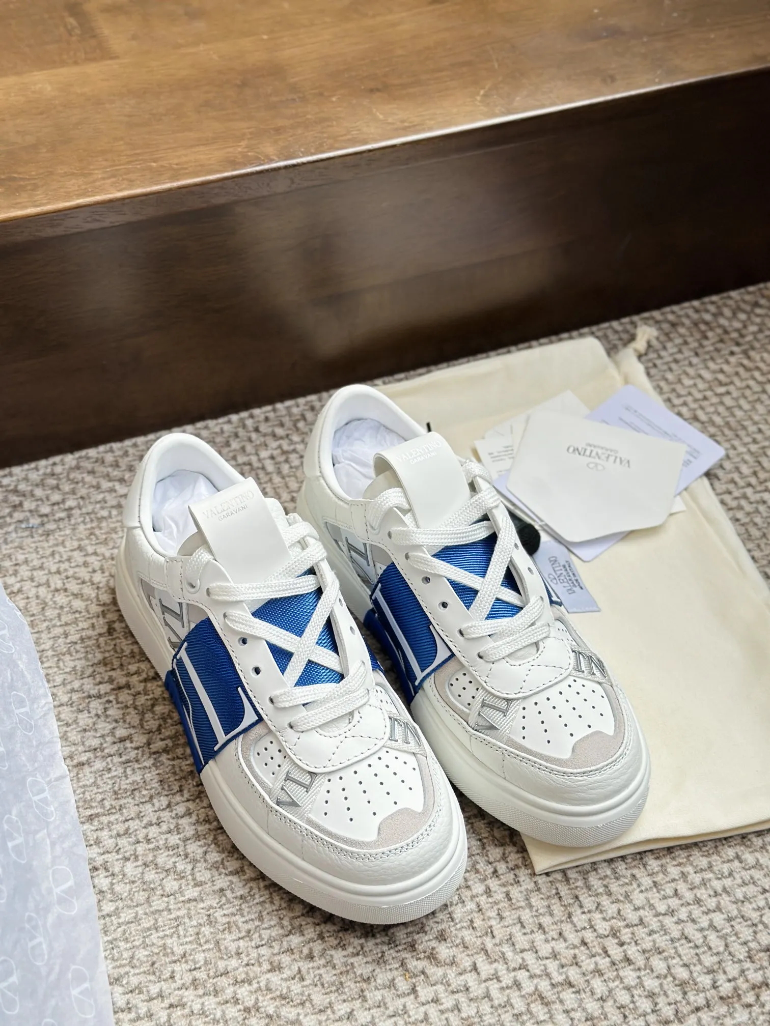 ヴァレンティノガラヴァニ ホワイト 3D織帯スニーカー - 画像 (5)