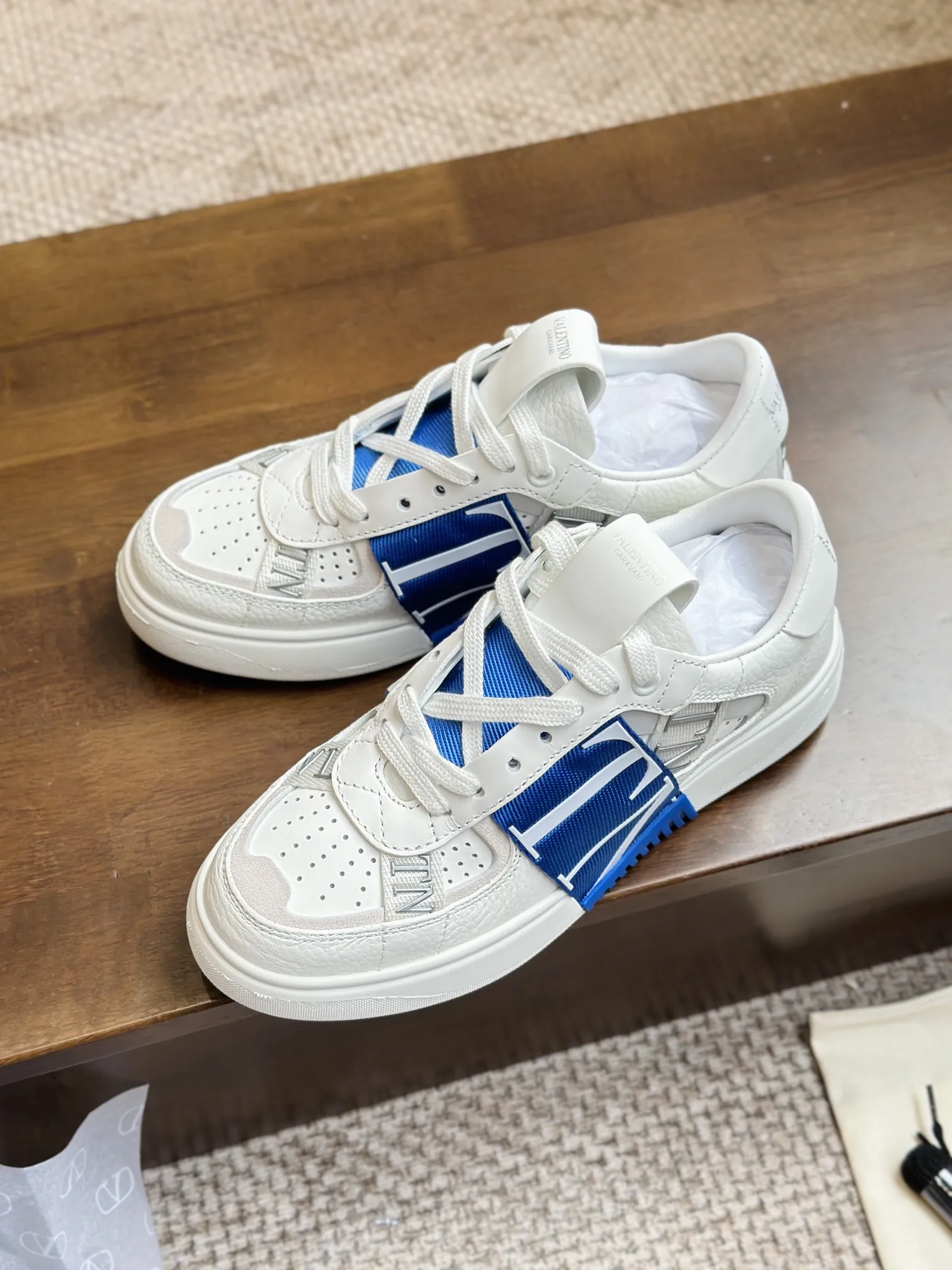 ヴァレンティノガラヴァニ ホワイト 3D織帯スニーカー - 画像 (6)