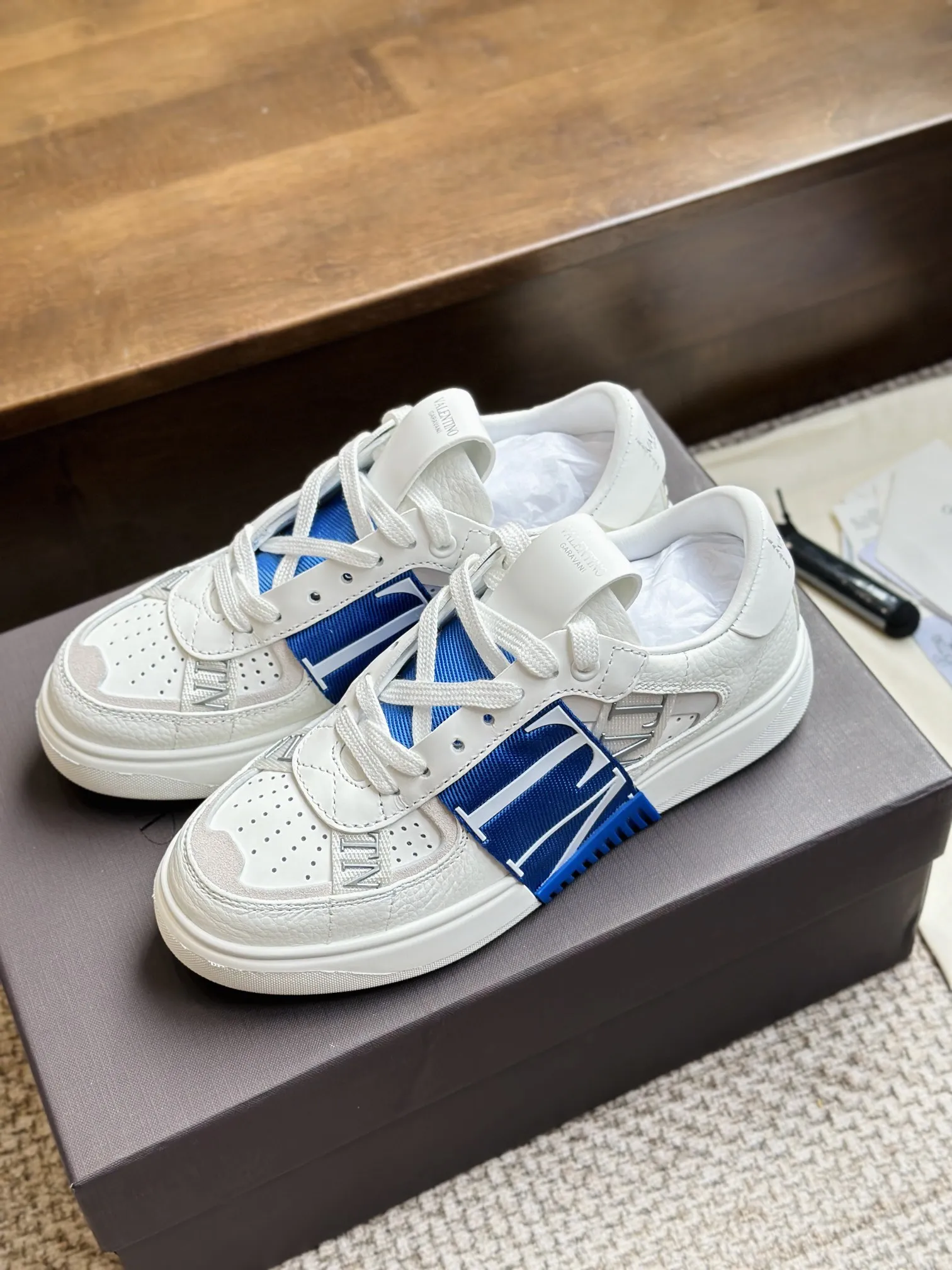 ヴァレンティノガラヴァニ ホワイト 3D織帯スニーカー - 画像 (8)