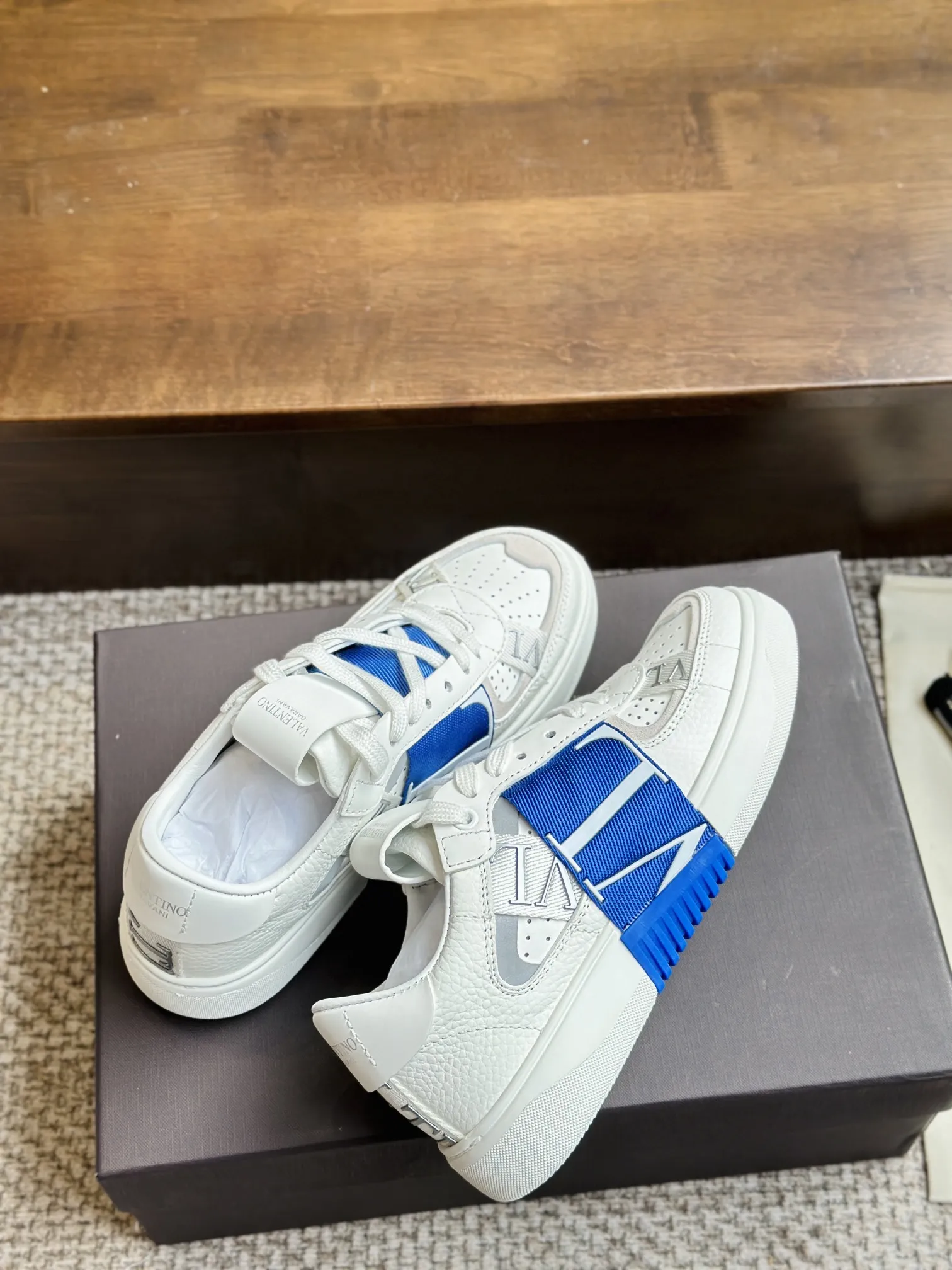 ヴァレンティノガラヴァニ ホワイト 3D織帯スニーカー - 画像 (9)