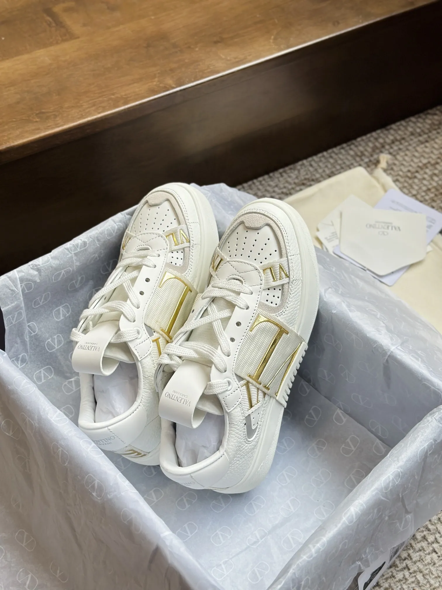 VALENTINO 白 3D織帯立体スニーカー - 画像 (4)