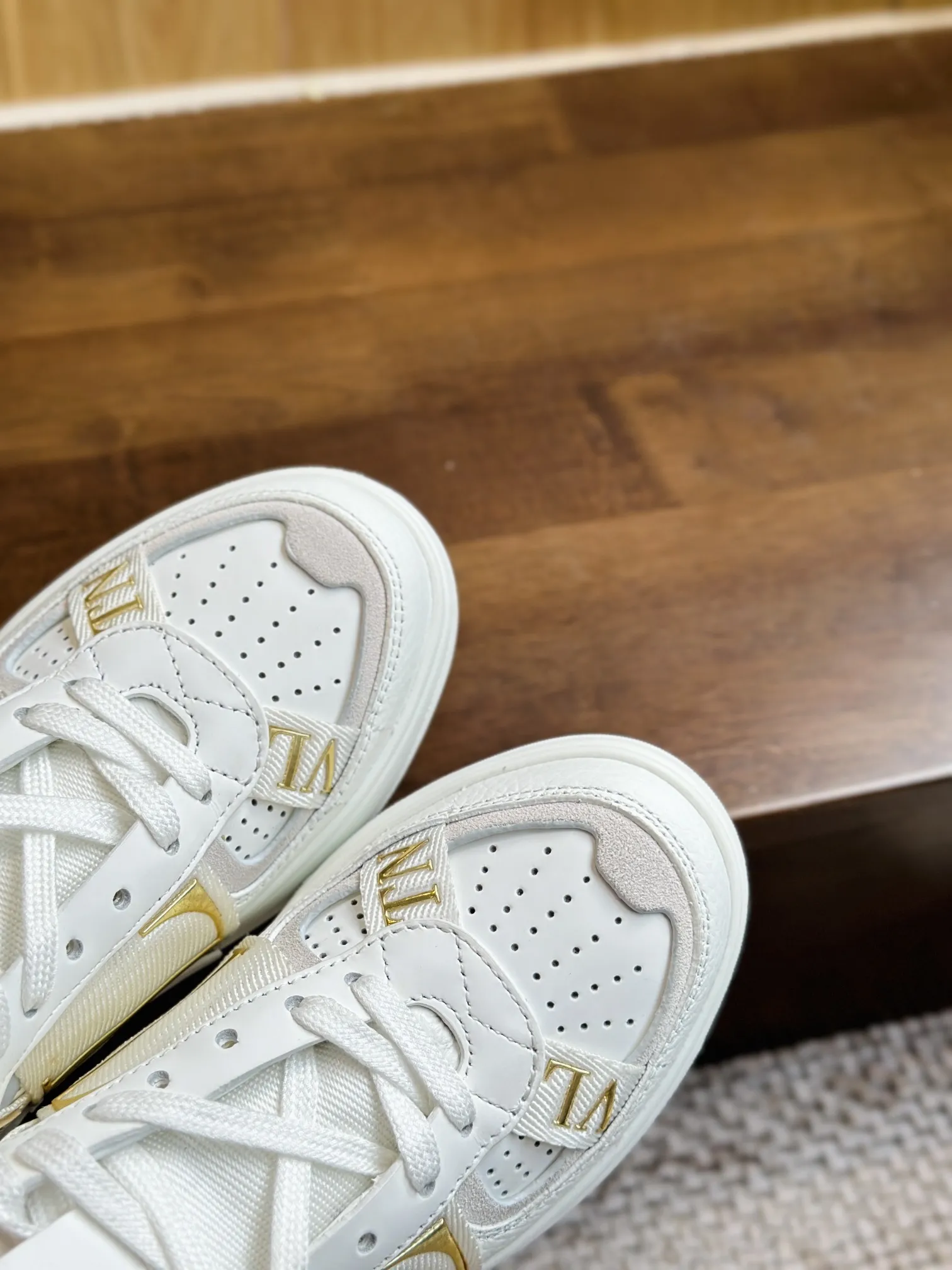 VALENTINO 白 3D織帯立体スニーカー - 画像 (6)