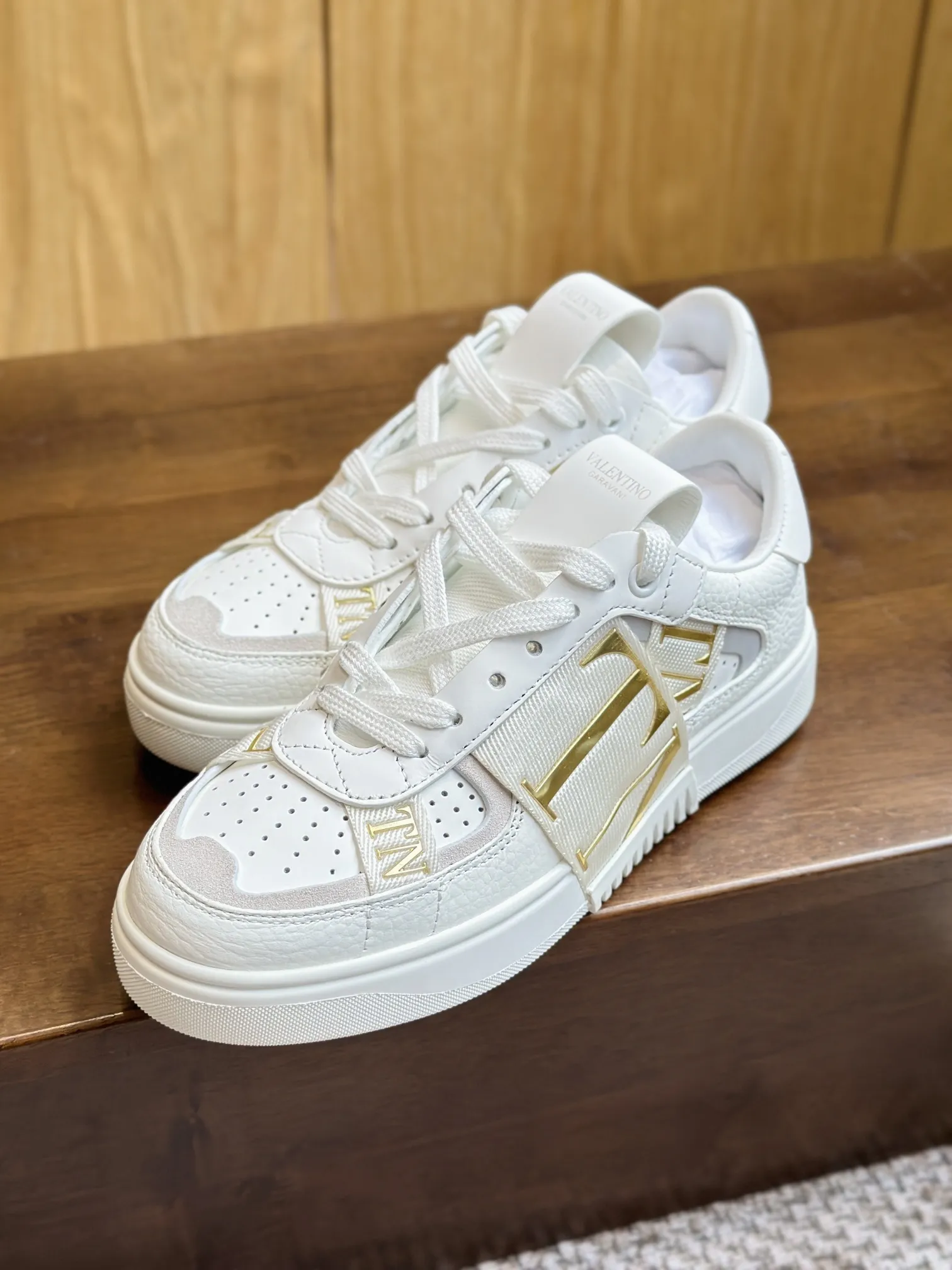 VALENTINO 白 3D織帯立体スニーカー - 画像 (7)