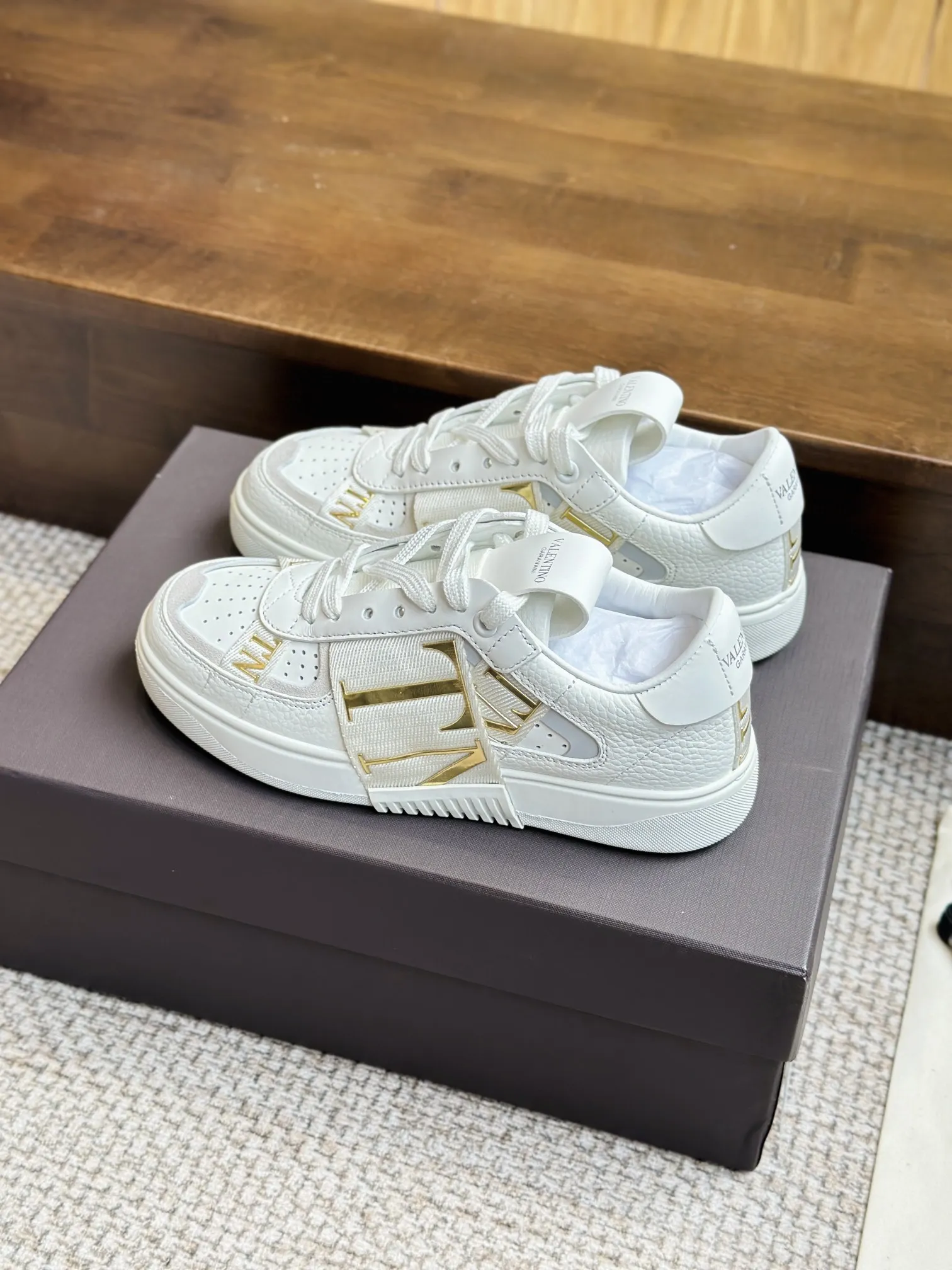 VALENTINO 白 3D織帯立体スニーカー - 画像 (8)