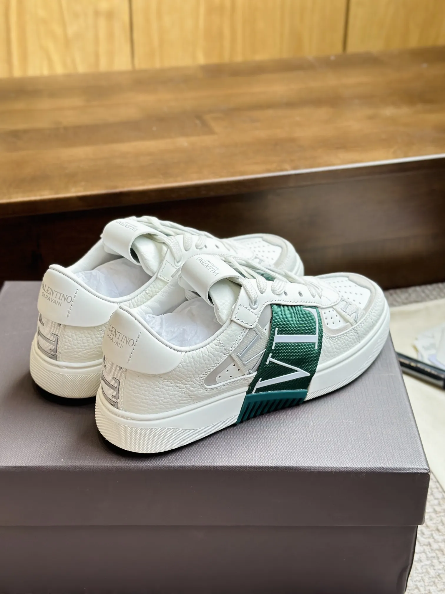 ヴァレンティノガラヴァニ ホワイト 3D織帯スニーカー - 画像 (7)