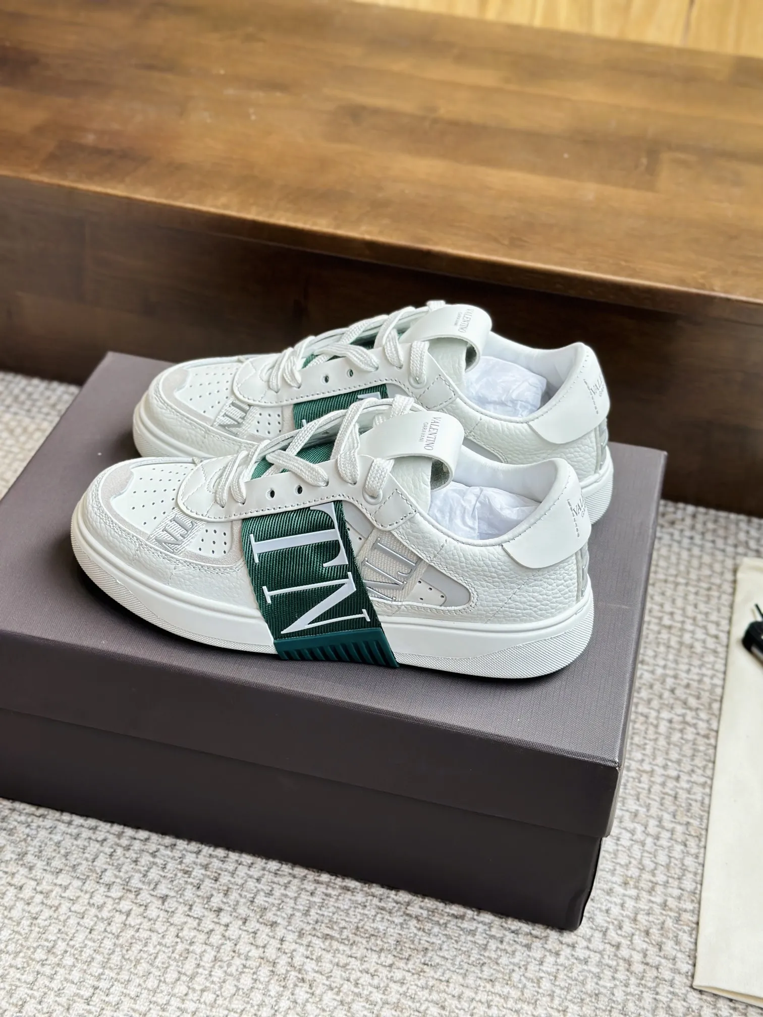 ヴァレンティノガラヴァニ ホワイト 3D織帯スニーカー - 画像 (8)