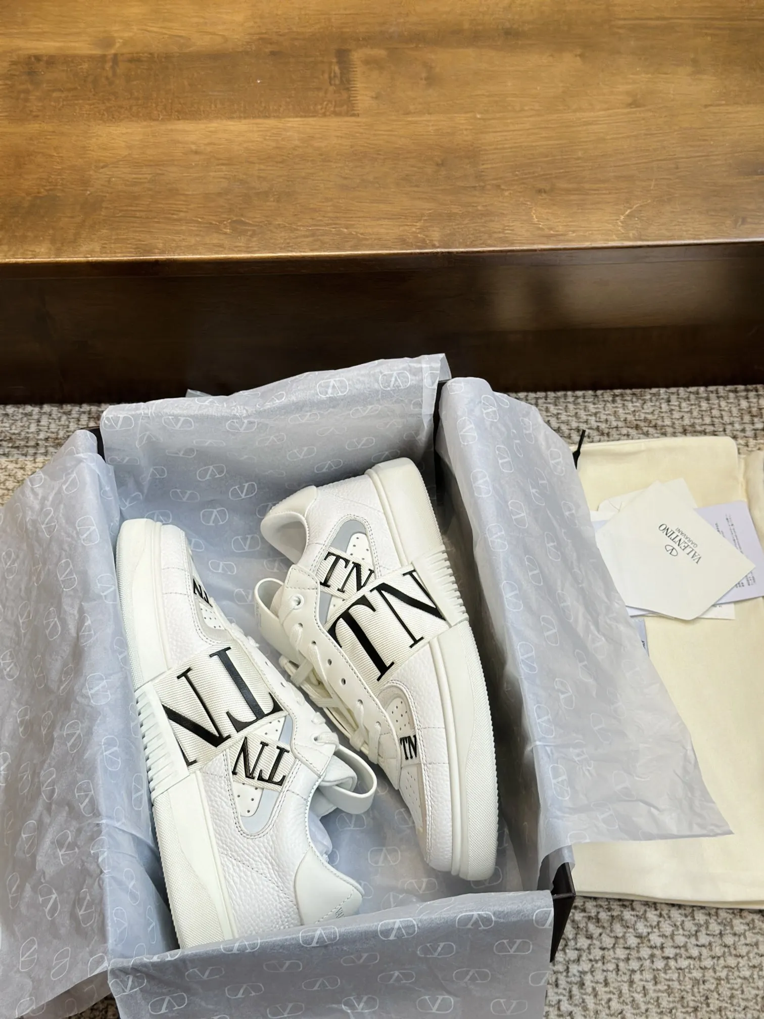 VALENTINO VLTN 白 3D織帯スニーカー