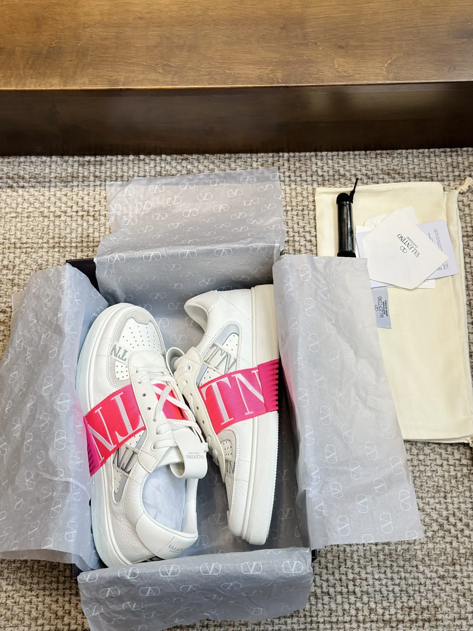 VALENTINO ホワイト 3D織帯スニーカー