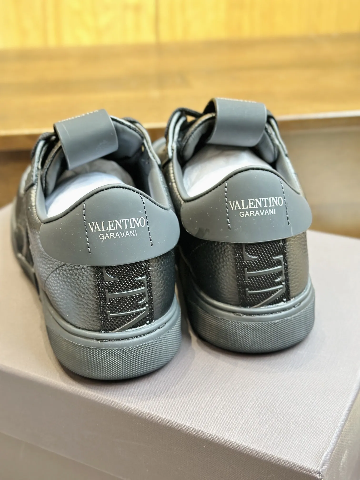 VALENTINOガンメタ3D織帯スニーカー - 画像 (7)