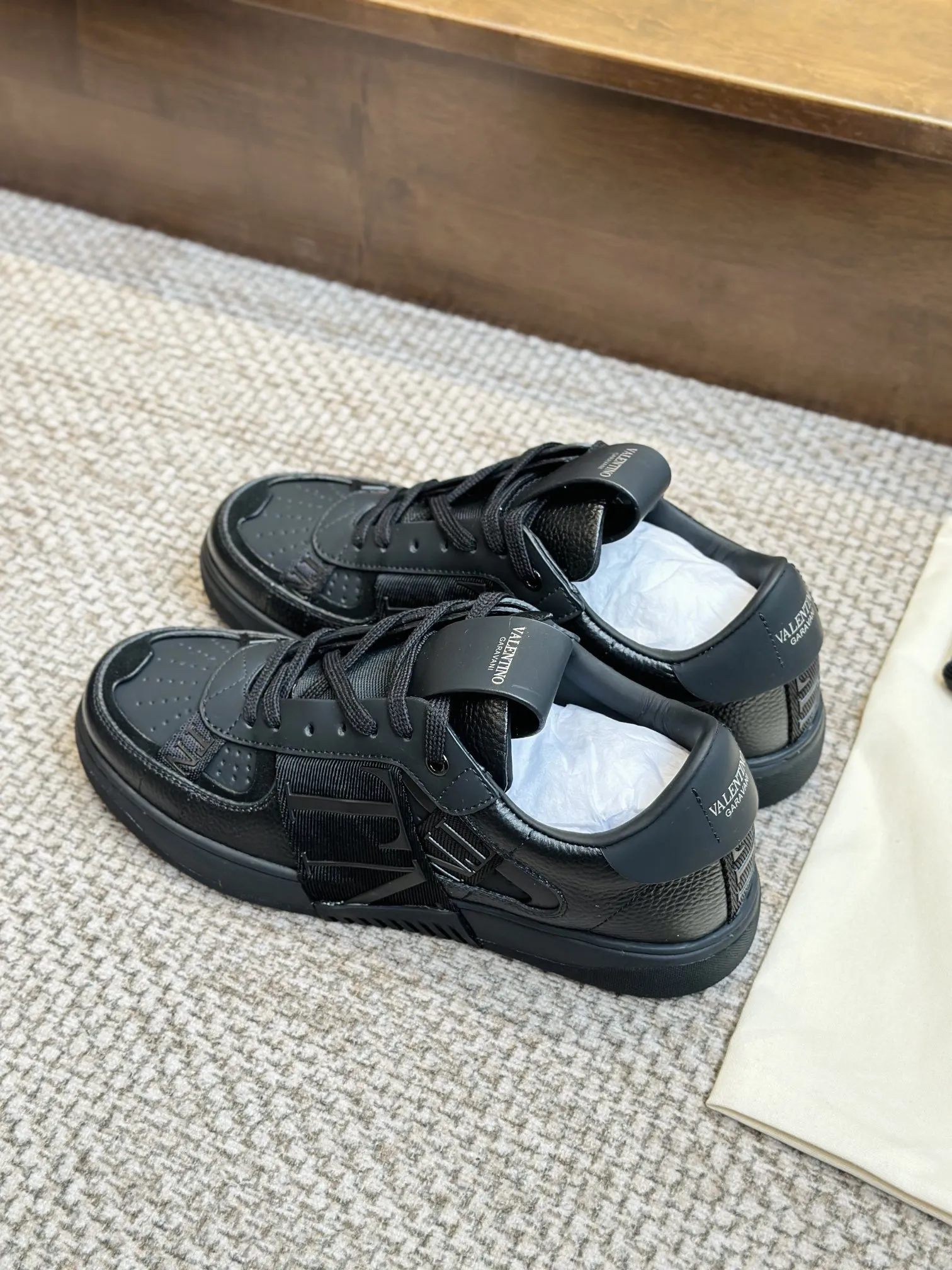 VALENTINOガンメタ3D織帯スニーカー - 画像 (8)