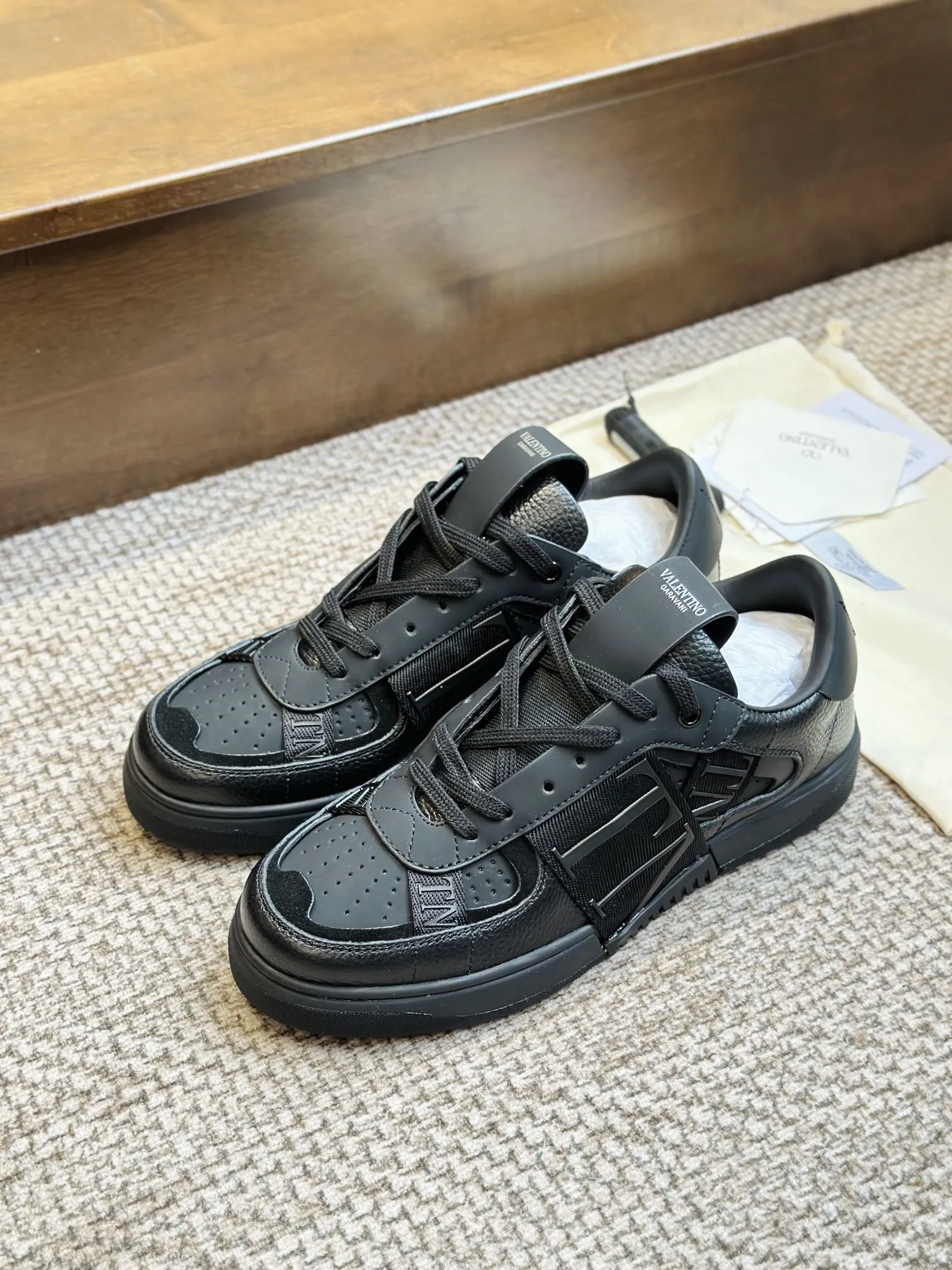 VALENTINOガンメタ3D織帯スニーカー - 画像 (9)