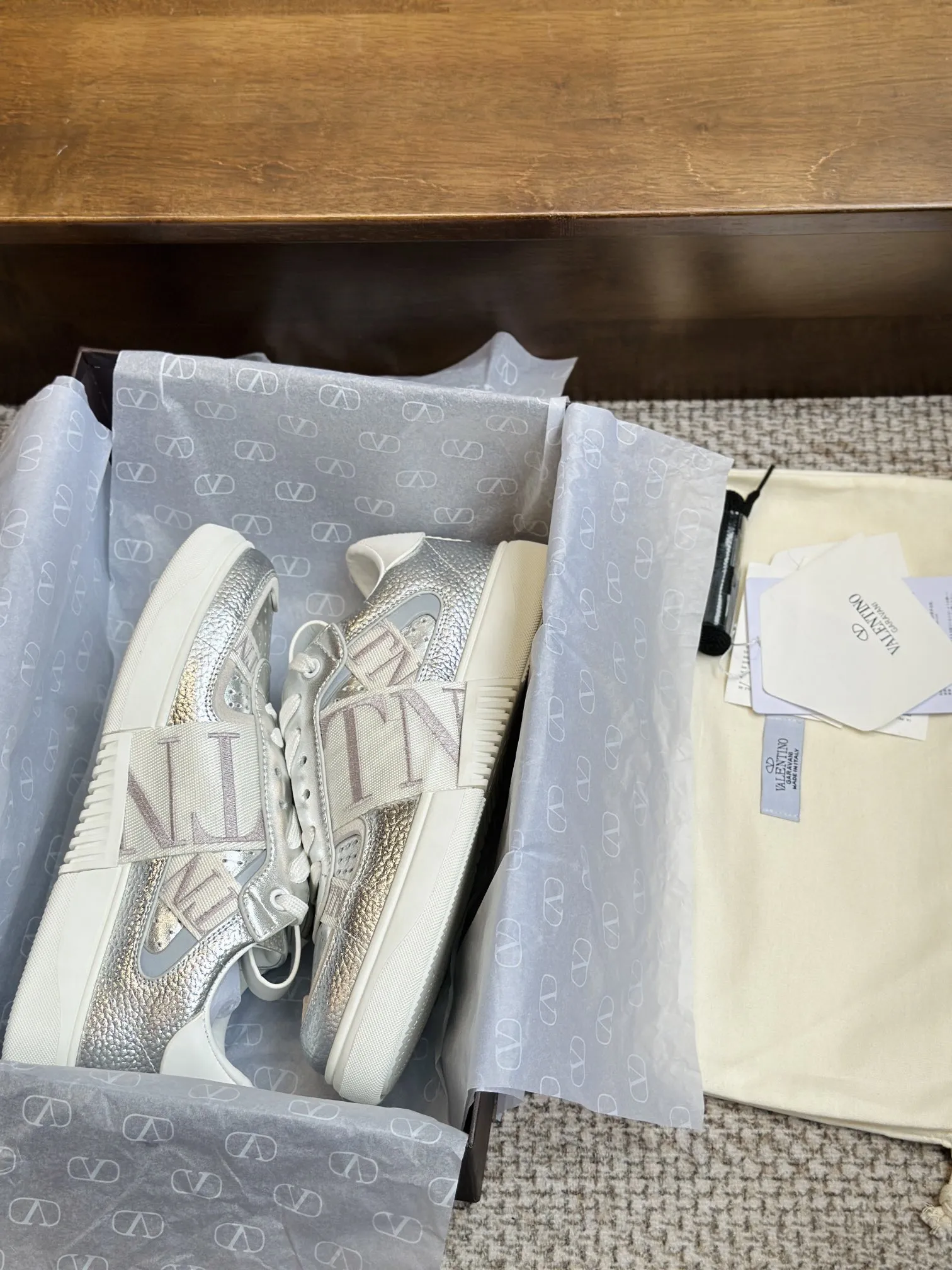 Valentino Garavani シルバー 3D織帯スニーカー