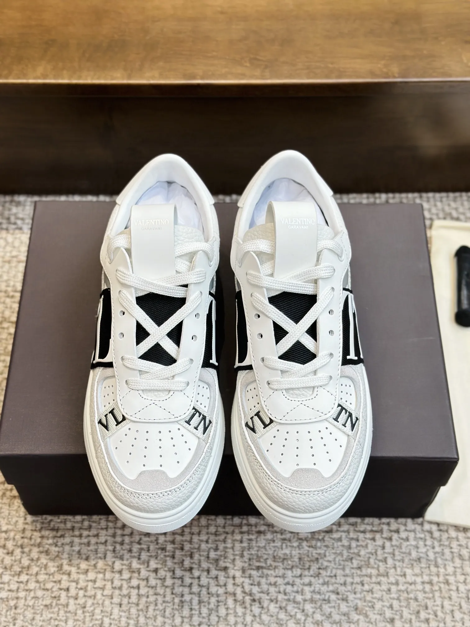 Valentino Garavani 白 3D織帯スニーカー - 画像 (9)