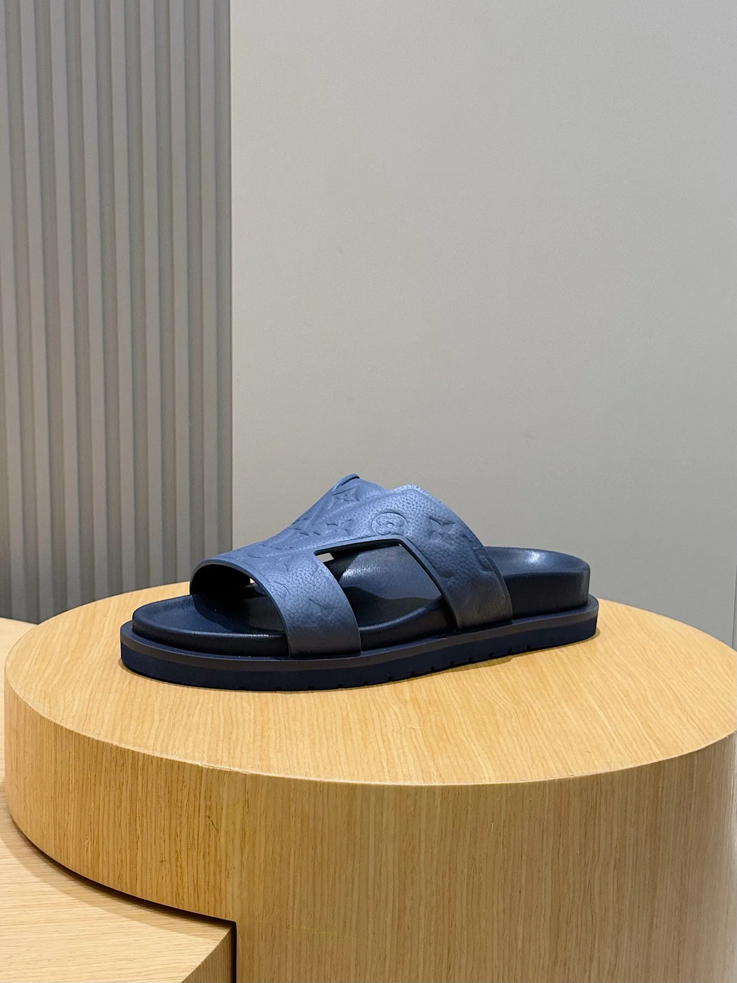 LOUIS VUITTON ブルー OASIS サンダル - 画像 (3)