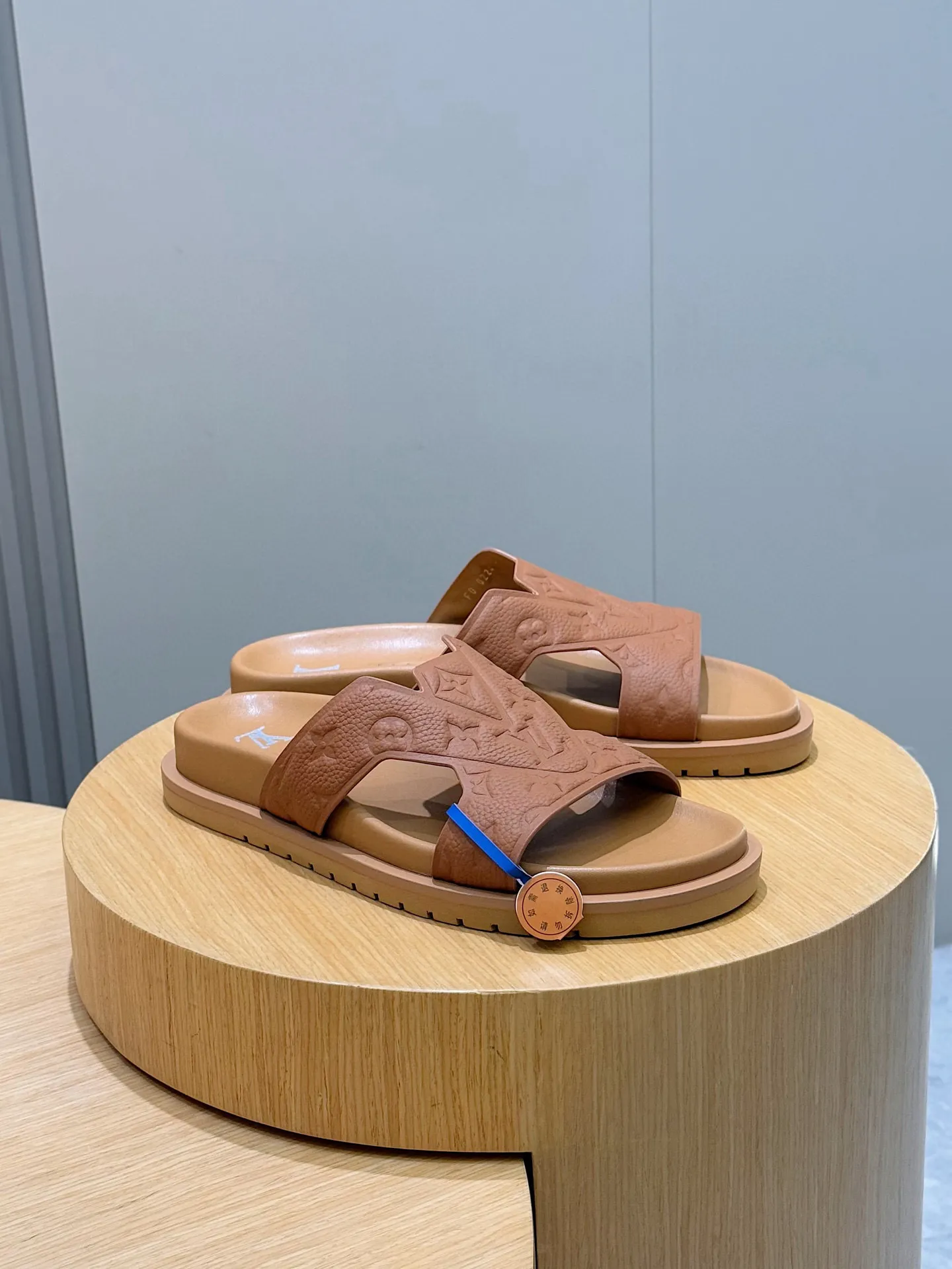 LOUIS VUITTON OASIS サンダル 茶色 Monogram - 画像 (4)