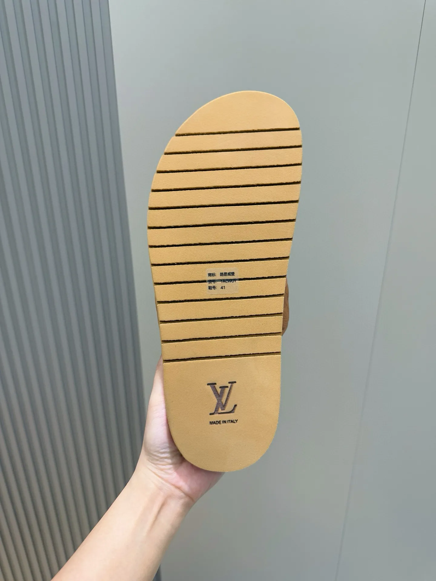 LOUIS VUITTON OASIS サンダル 茶色 Monogram - 画像 (7)