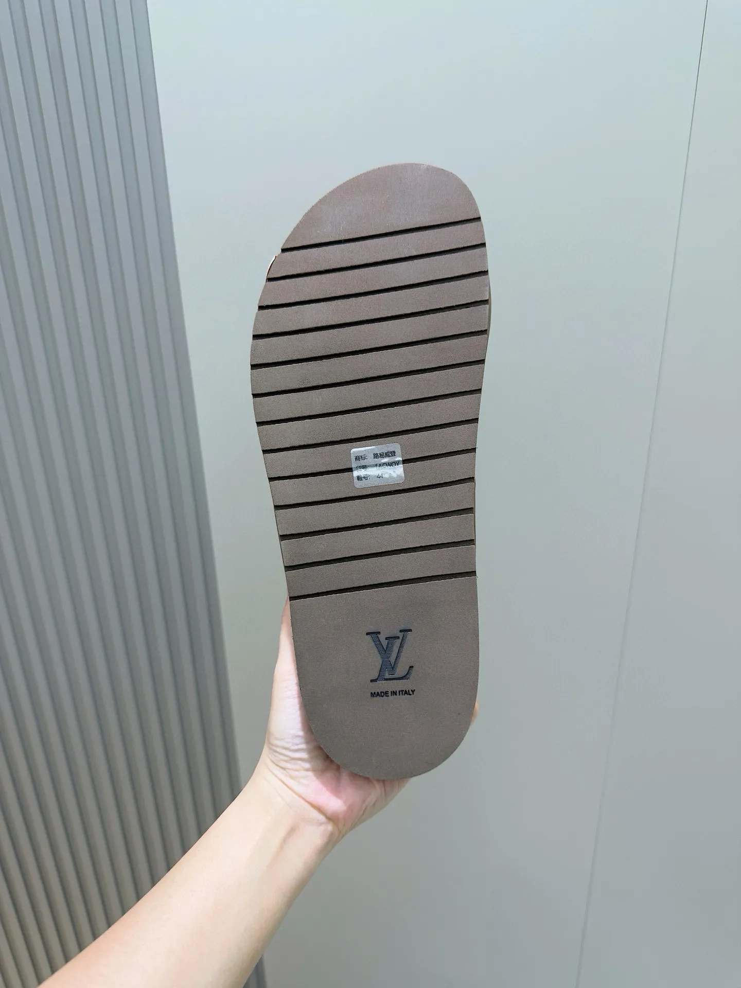 LOUIS VUITTON OASIS サンダル グレー モノグラム - 画像 (7)