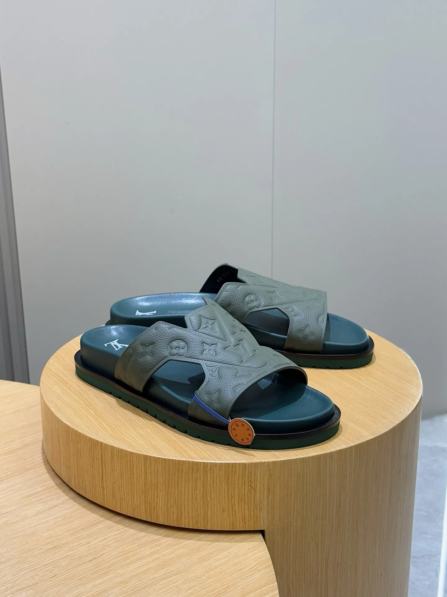 LOUIS VUITTON グリーン OASIS サンダル - 画像 (4)