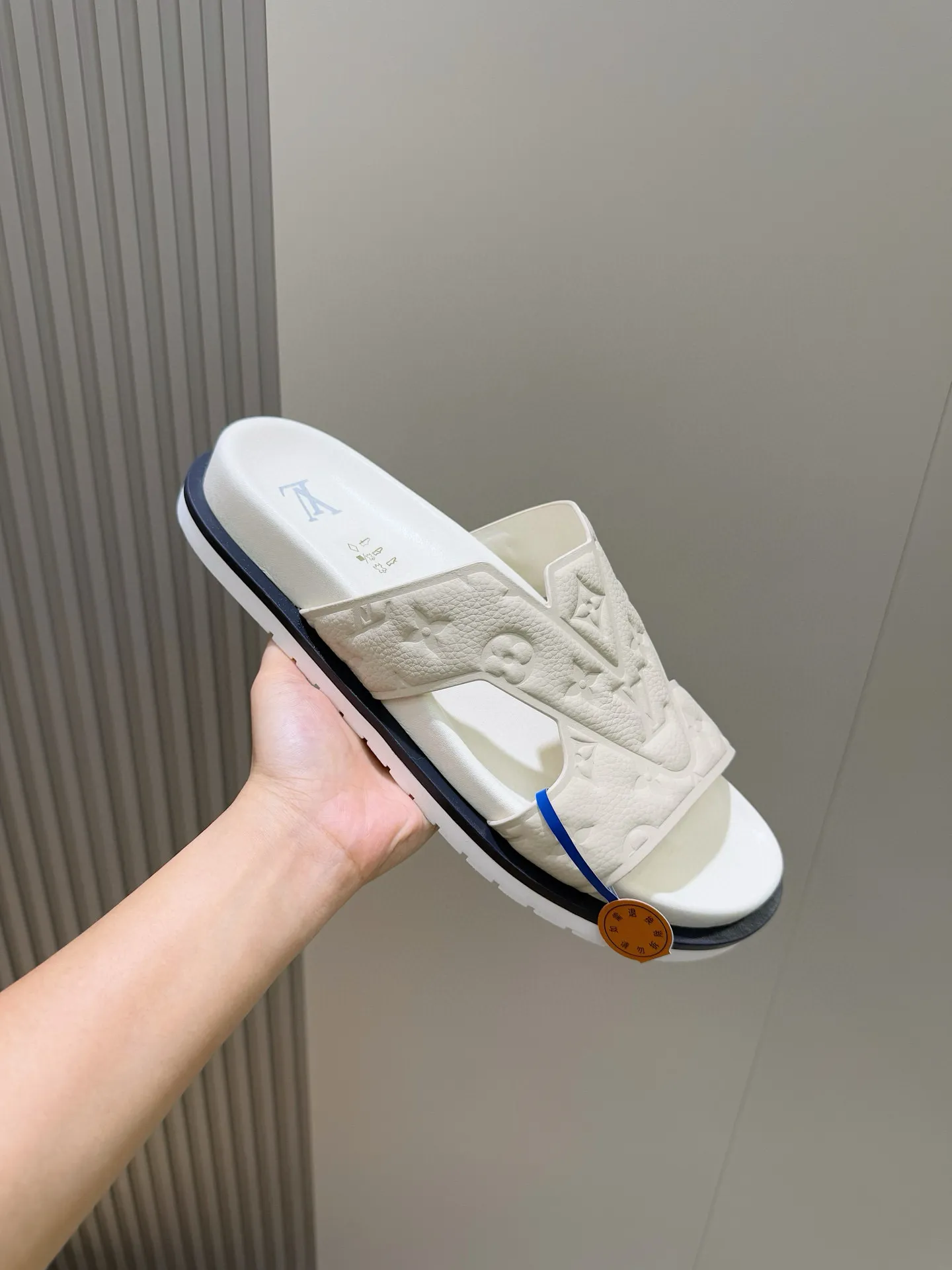 LOUIS VUITTON OASIS ホワイト サンダル - 画像 (6)