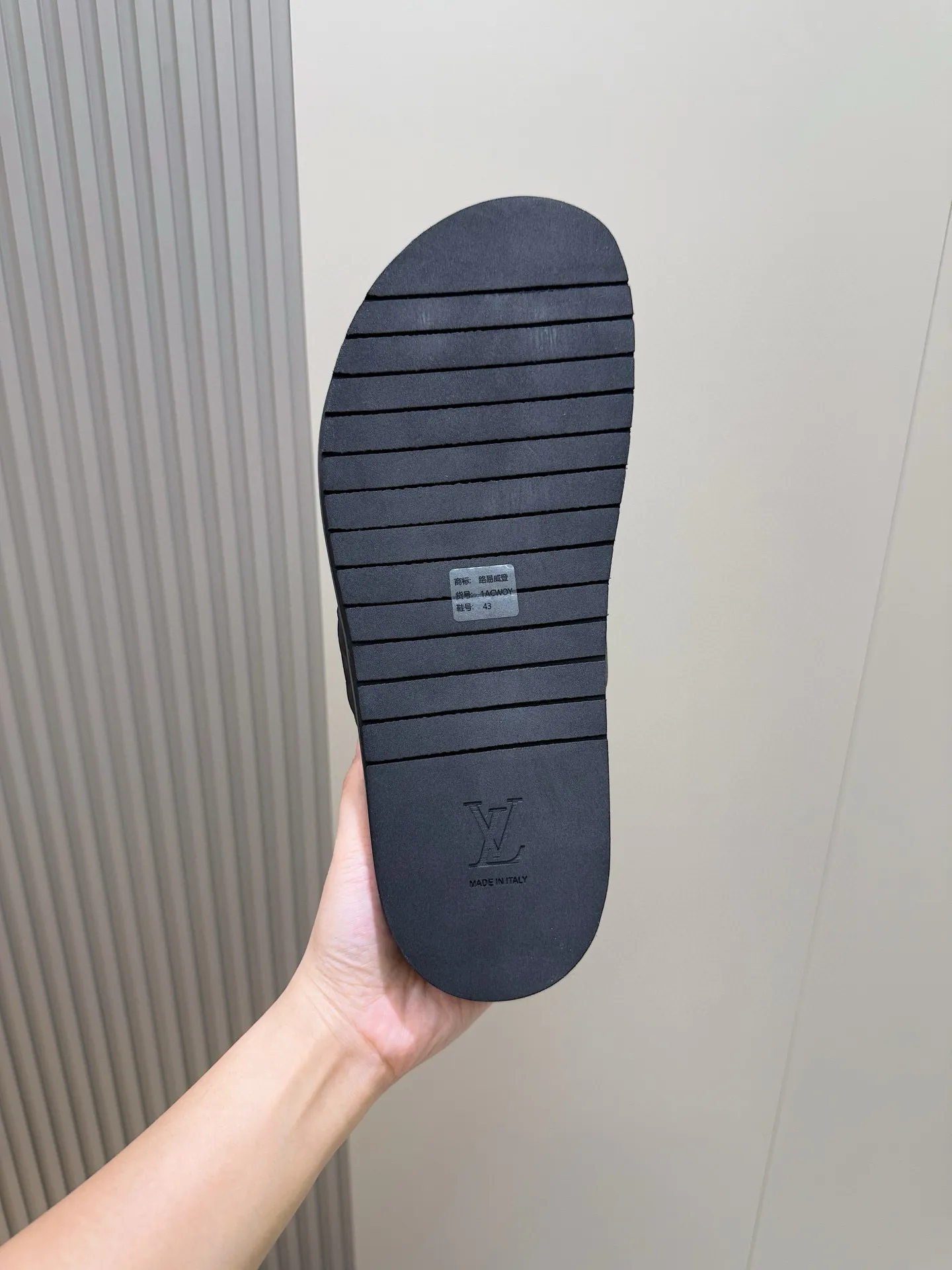 LOUIS VUITTON ルイヴィトン OASIS 黒 サンダル モノグラムデザイン - 画像 (7)