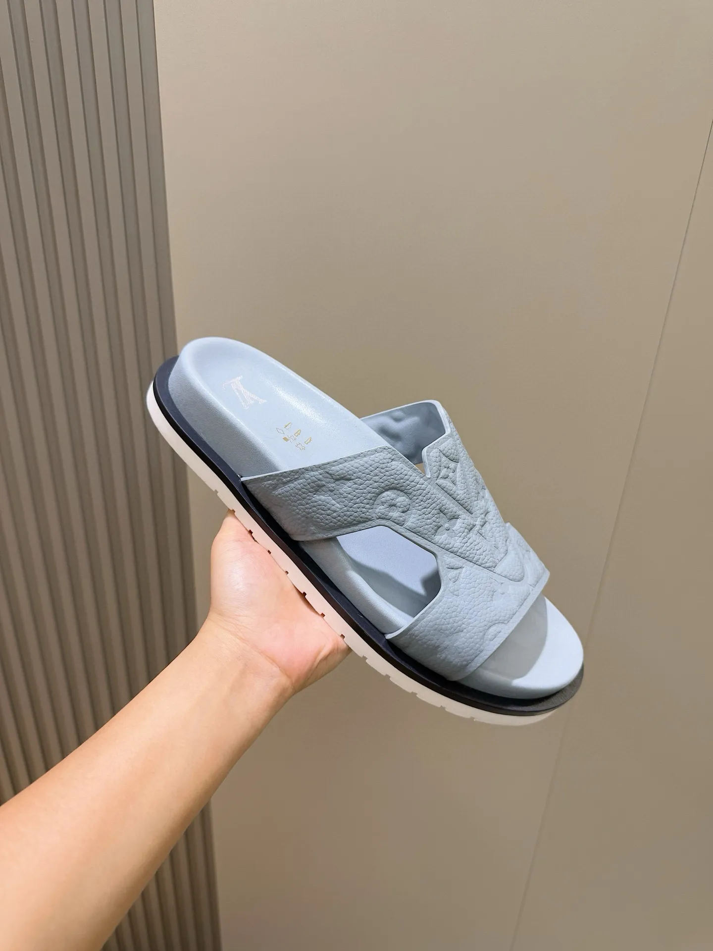 LOUIS VUITTON ブルー OASIS サンダル - 画像 (6)