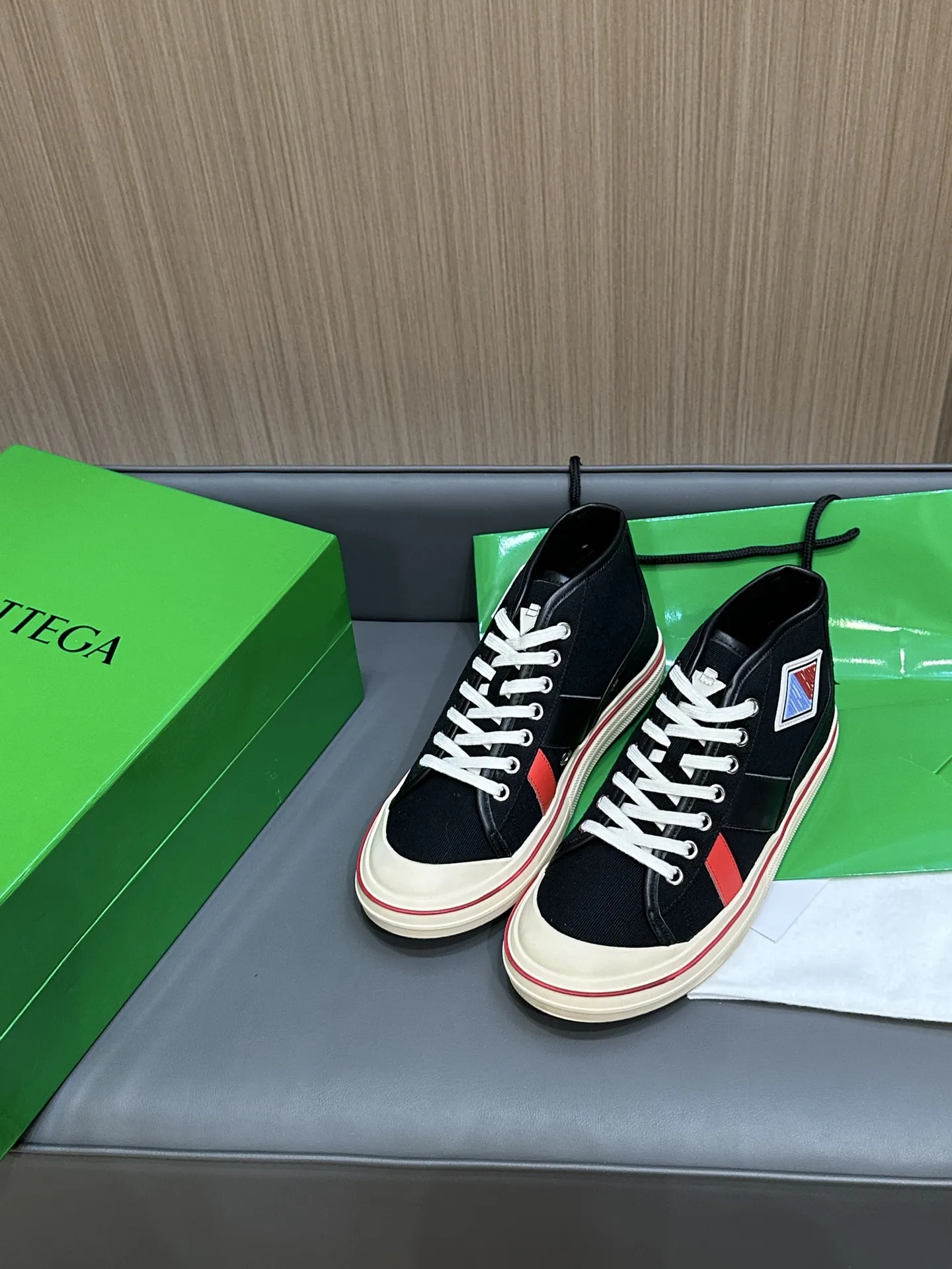 Bottega Veneta ボッテガヴェネタ 白 キャンバスレースアップスニーカー - 画像 (4)