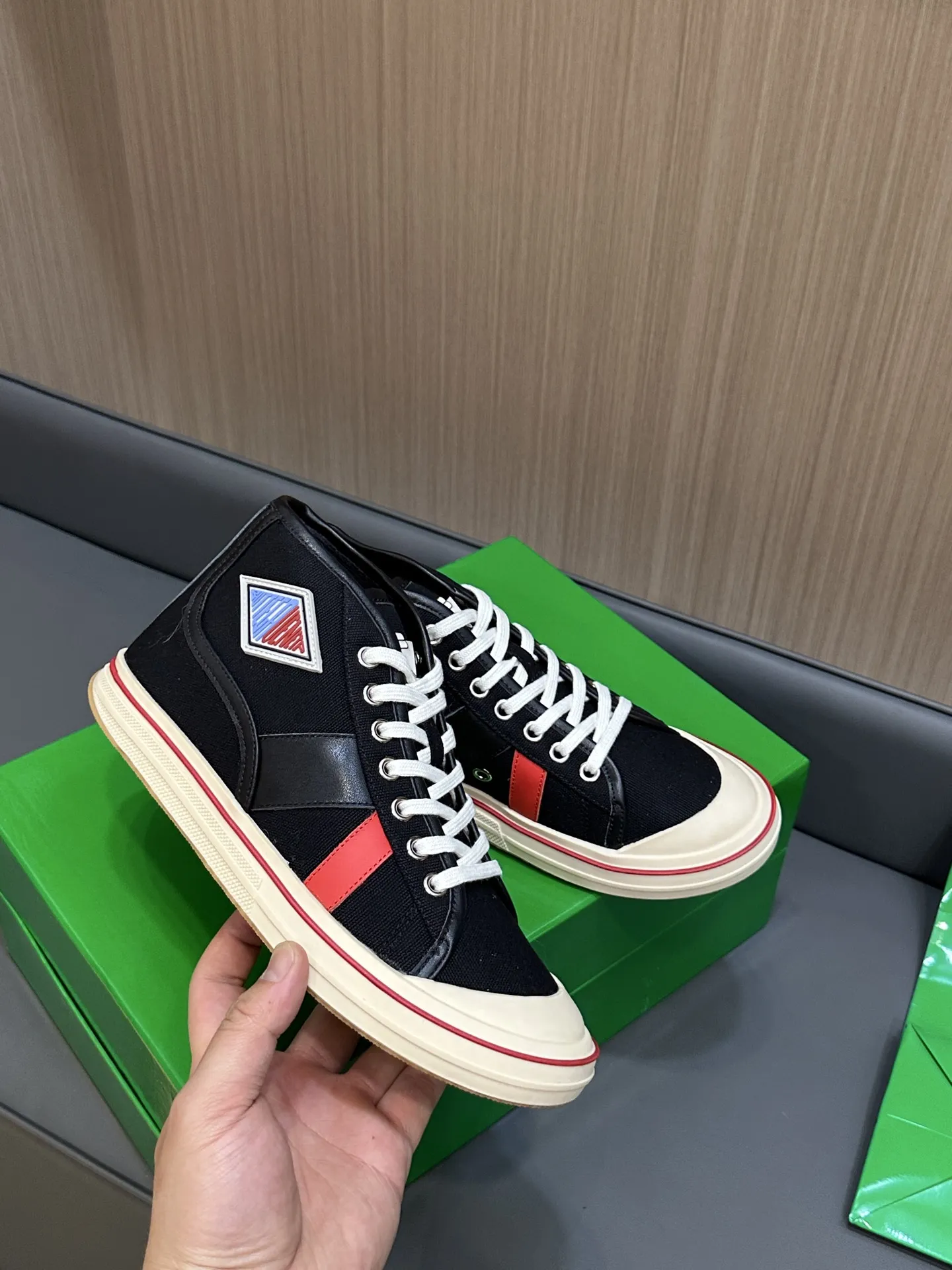 Bottega Veneta ボッテガヴェネタ 白 キャンバスレースアップスニーカー - 画像 (6)