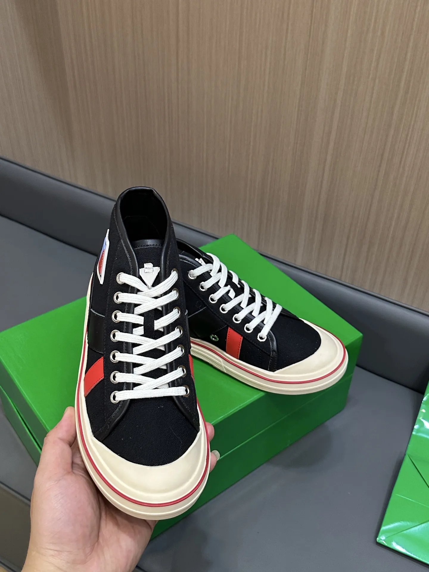 Bottega Veneta ボッテガヴェネタ 白 キャンバスレースアップスニーカー - 画像 (7)